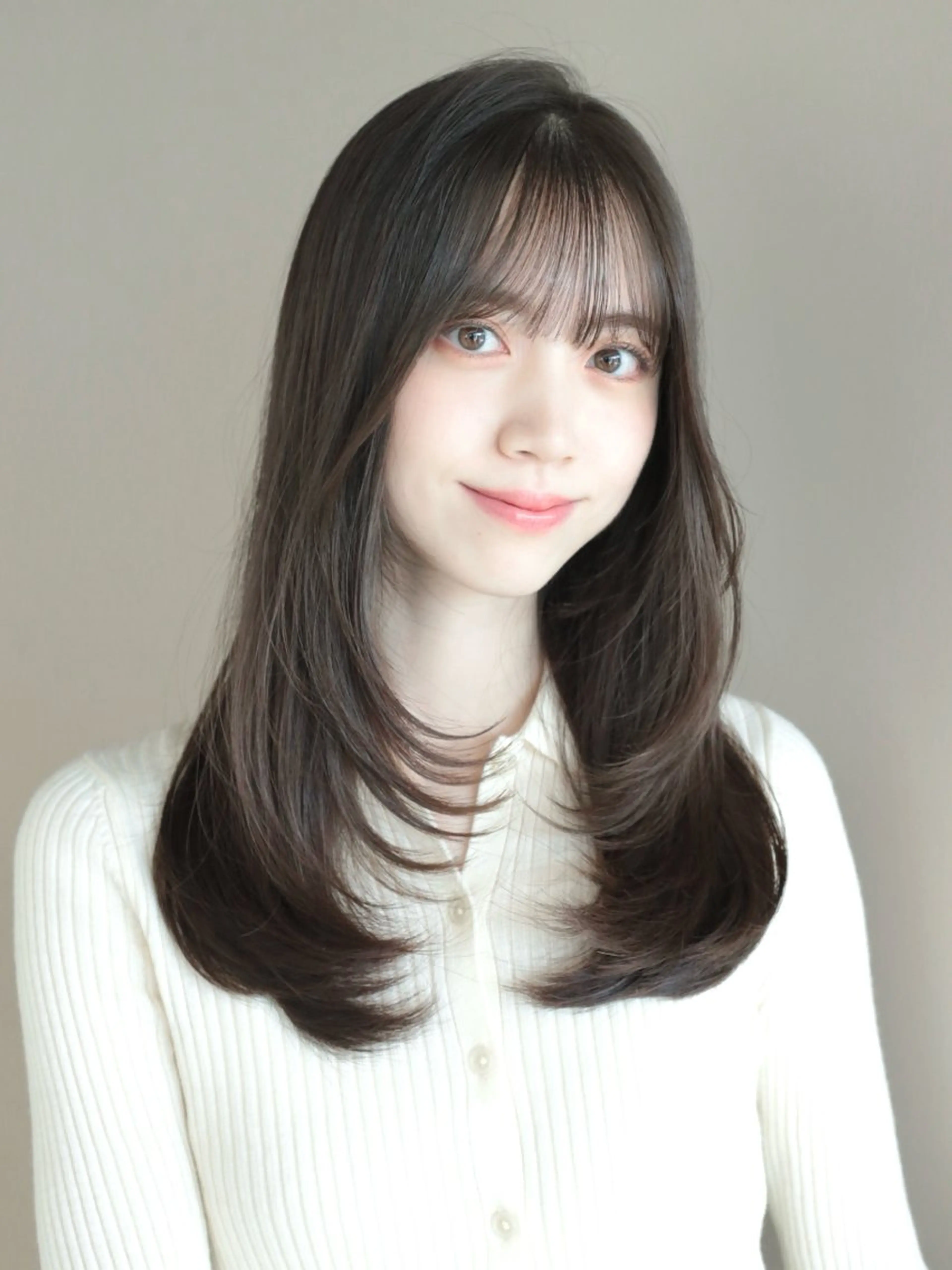 セミロング カラー レイヤーカット カット ヘアカラー トリートメント レイヤー/顔周り /透明感🩶高橋大のヘアスタイル