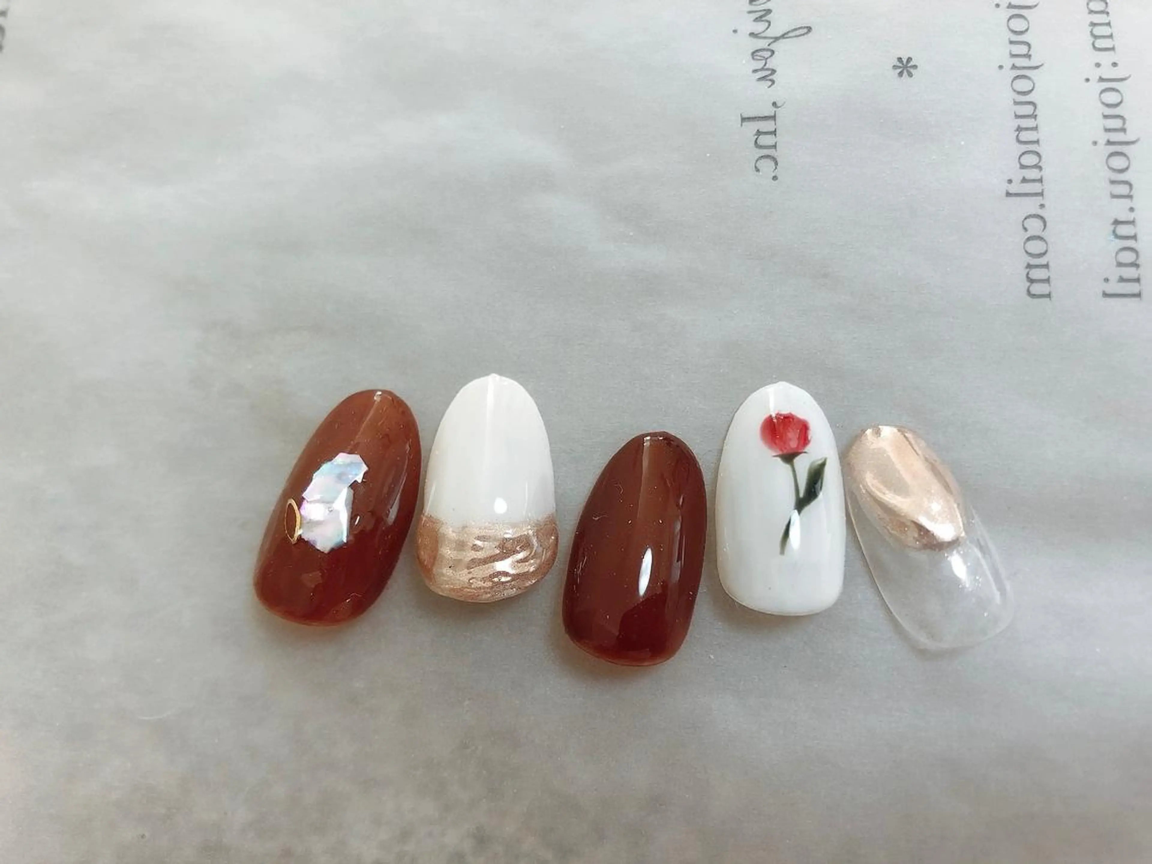 ネイル mogunail &blowのネイルデザイン