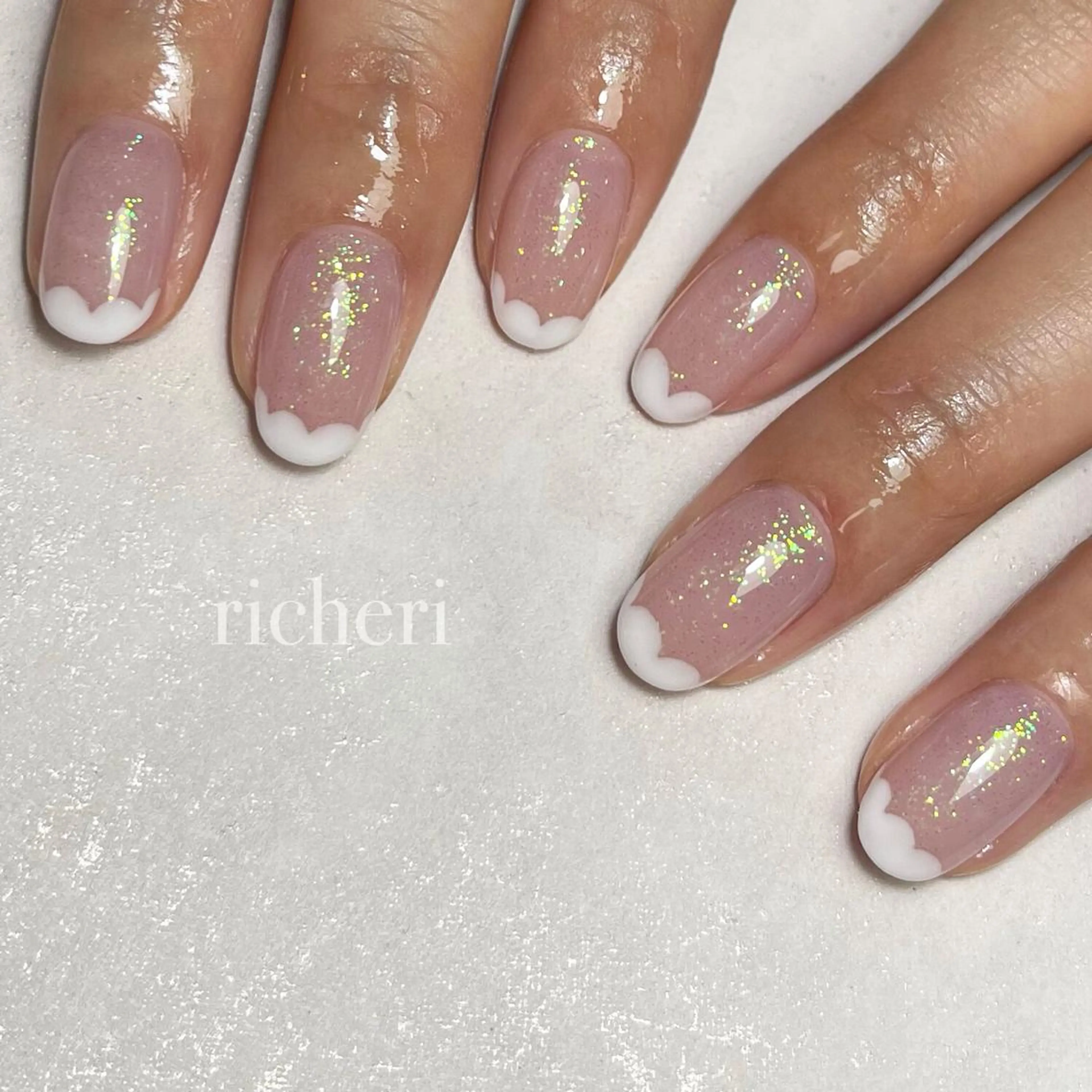 ミディアム ネイル ハンドネイル richeri beautyのエステ・リラクイメージ