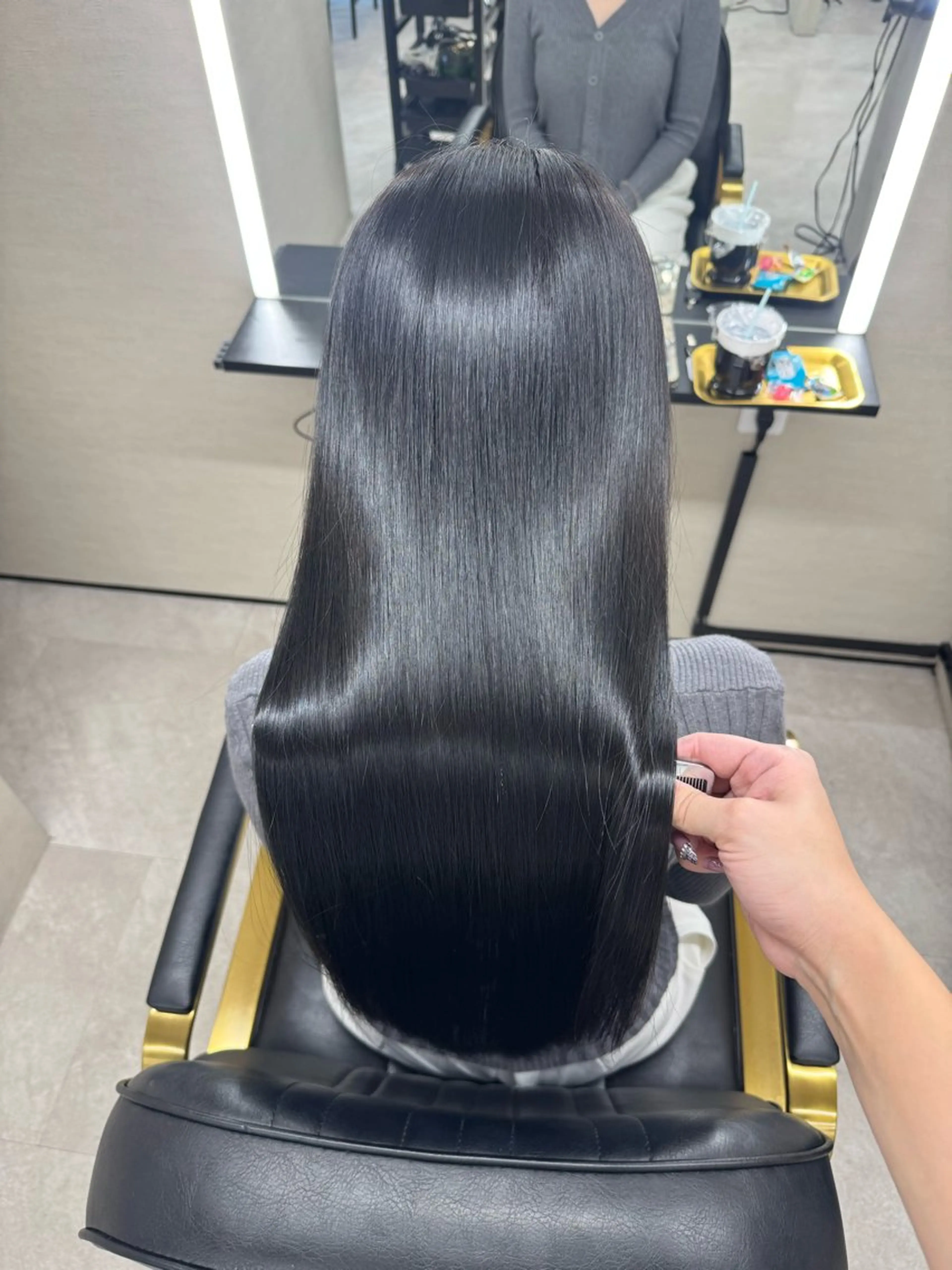 ロング ヘアカラー 髪質改善サロン 南船場　みおのヘアスタイル