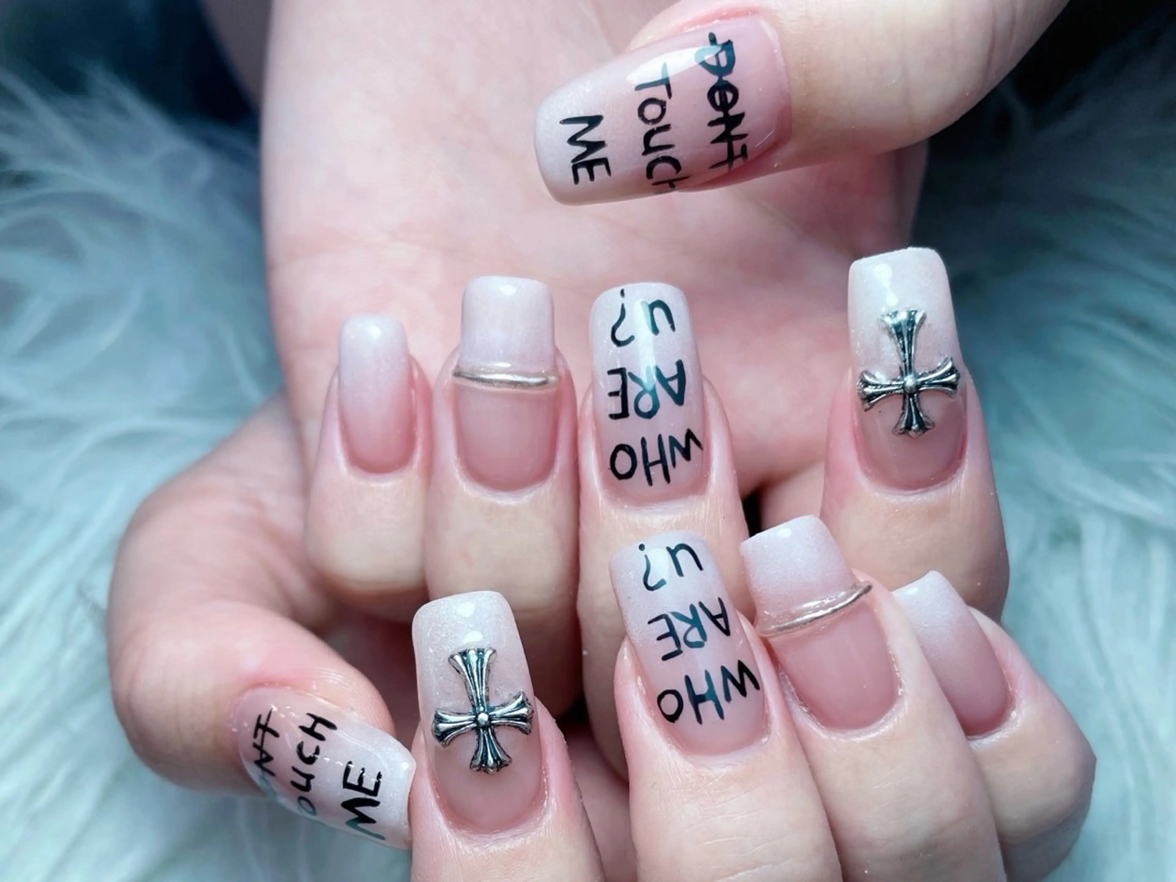 ミディアム ハンドネイル princess👑 木戸　唯のネイルデザイン