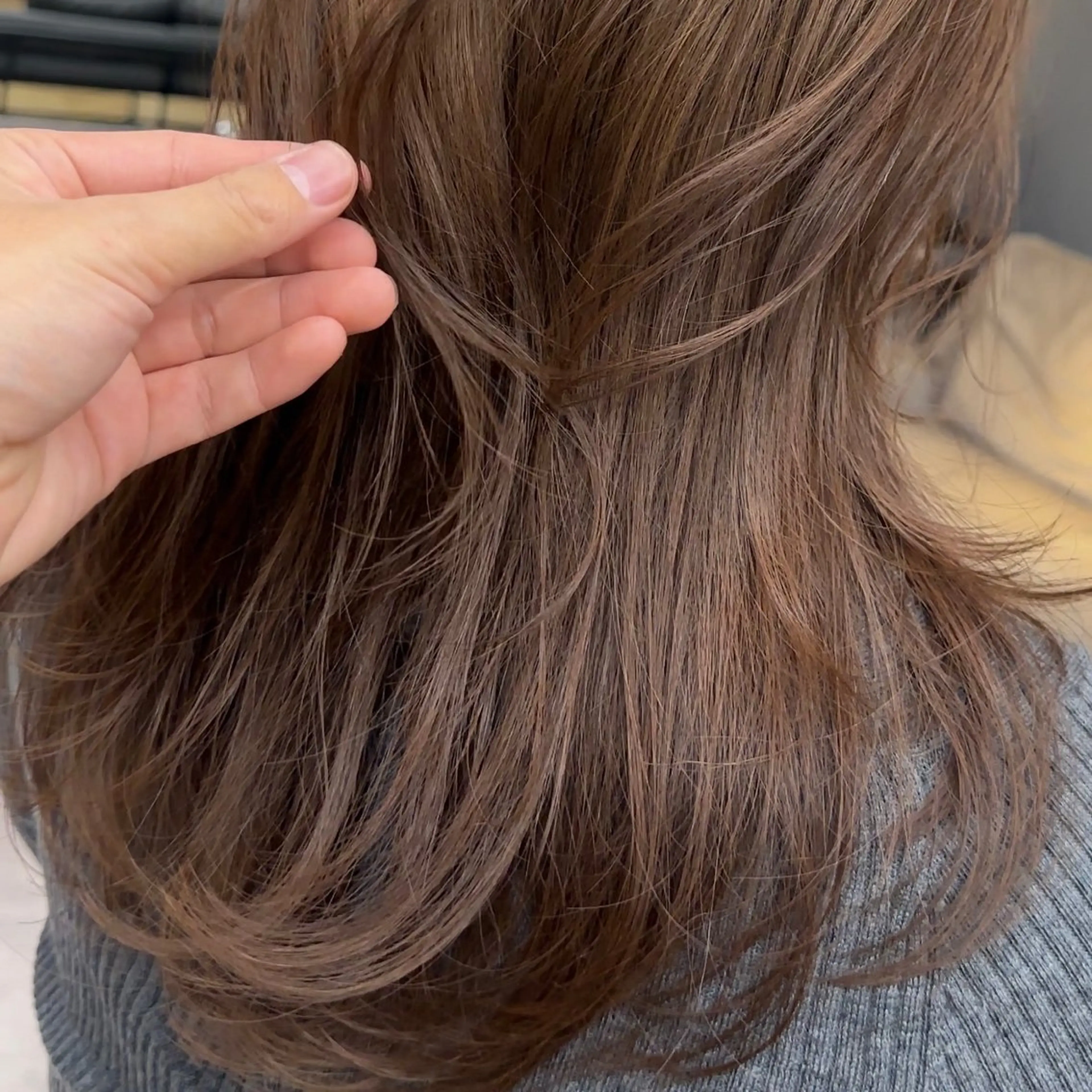 セミロング 岸本 理希のヘアスタイル