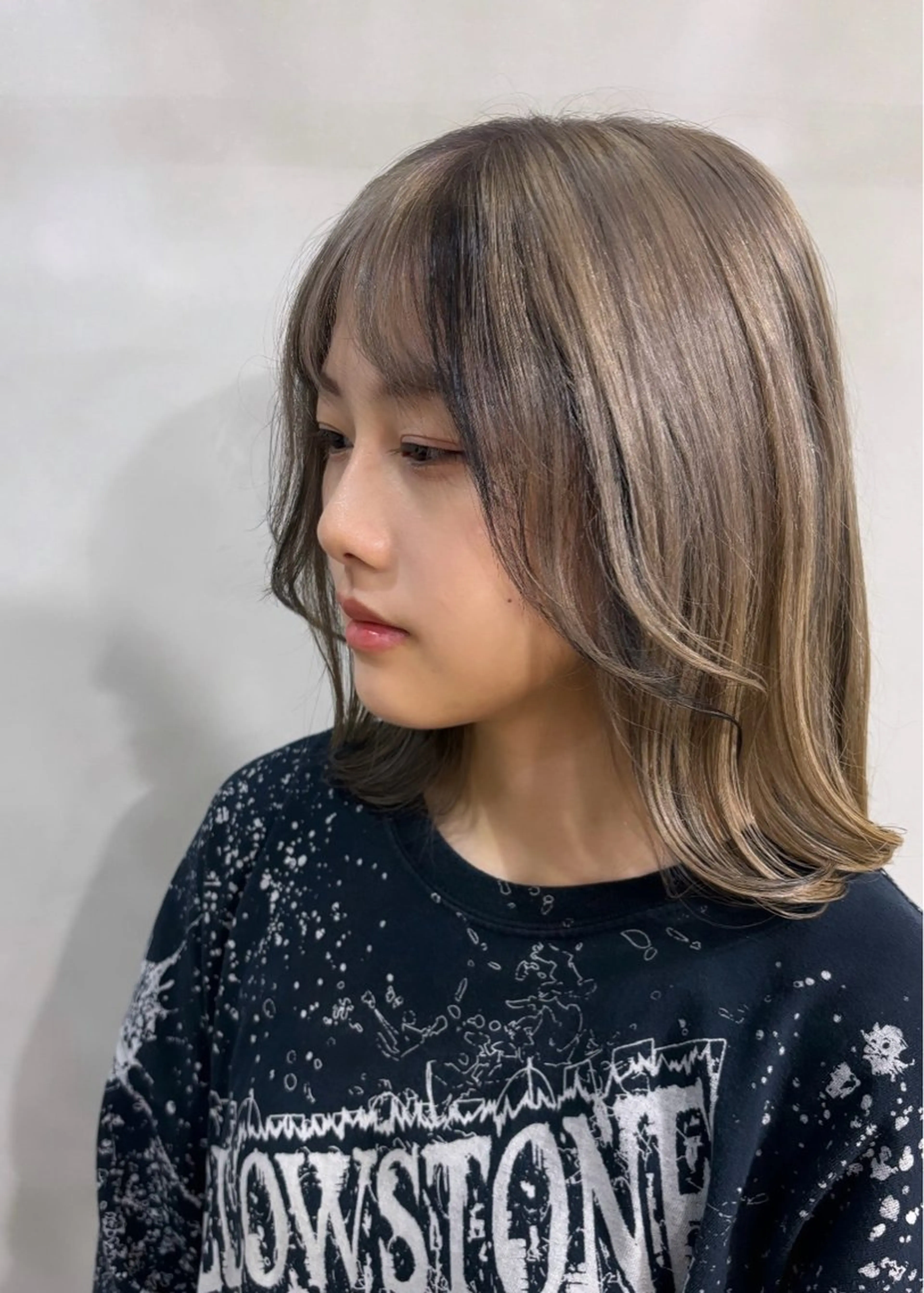 ミディアム カラー ブリーチ デザインカラー ヘアカラー そうや 🐺のヘアスタイル