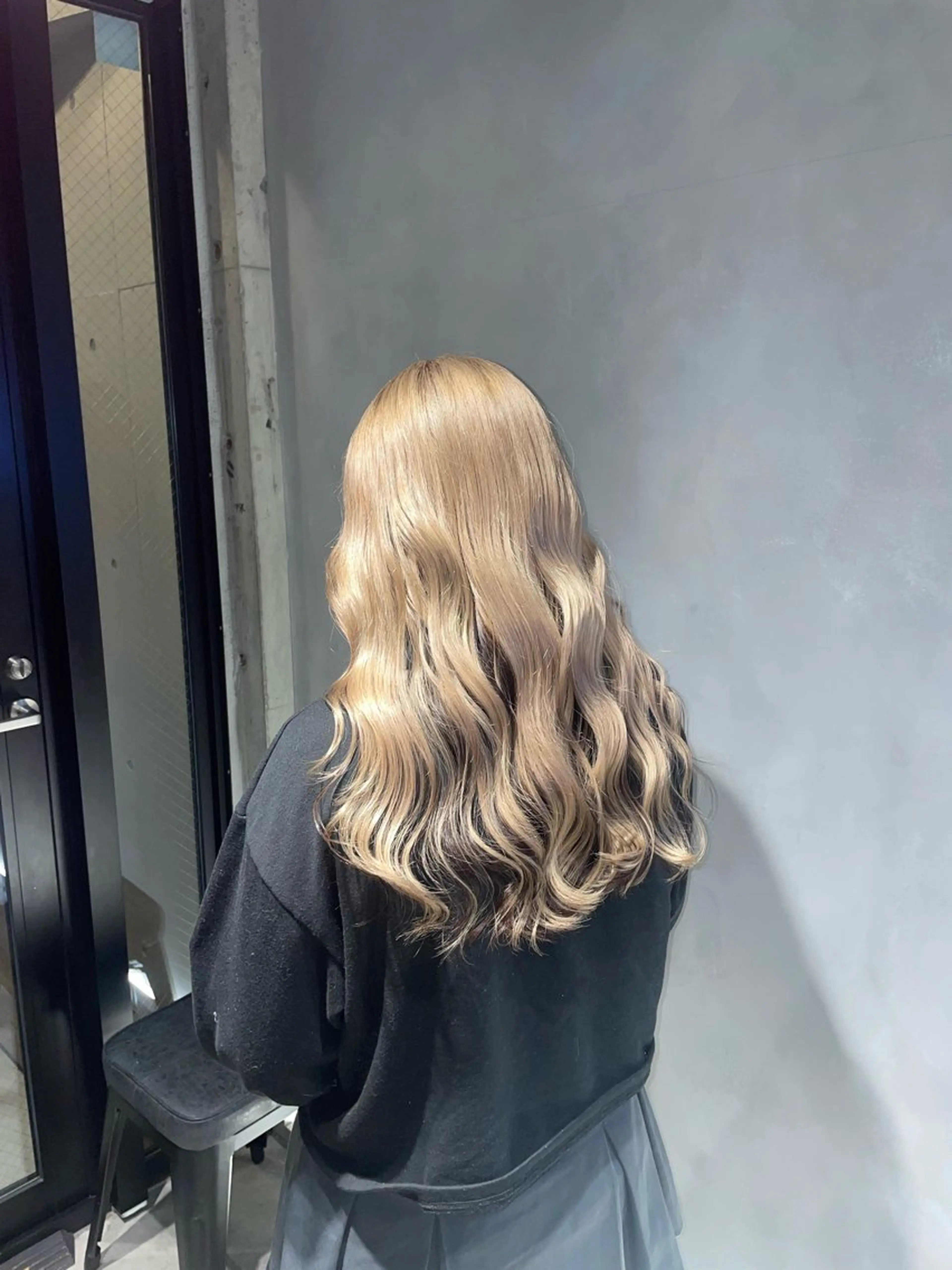 ロング カラー ブリーチ ハイトーンカラー 暖色/ハイトーン/ カラー/HBLのヘアスタイル