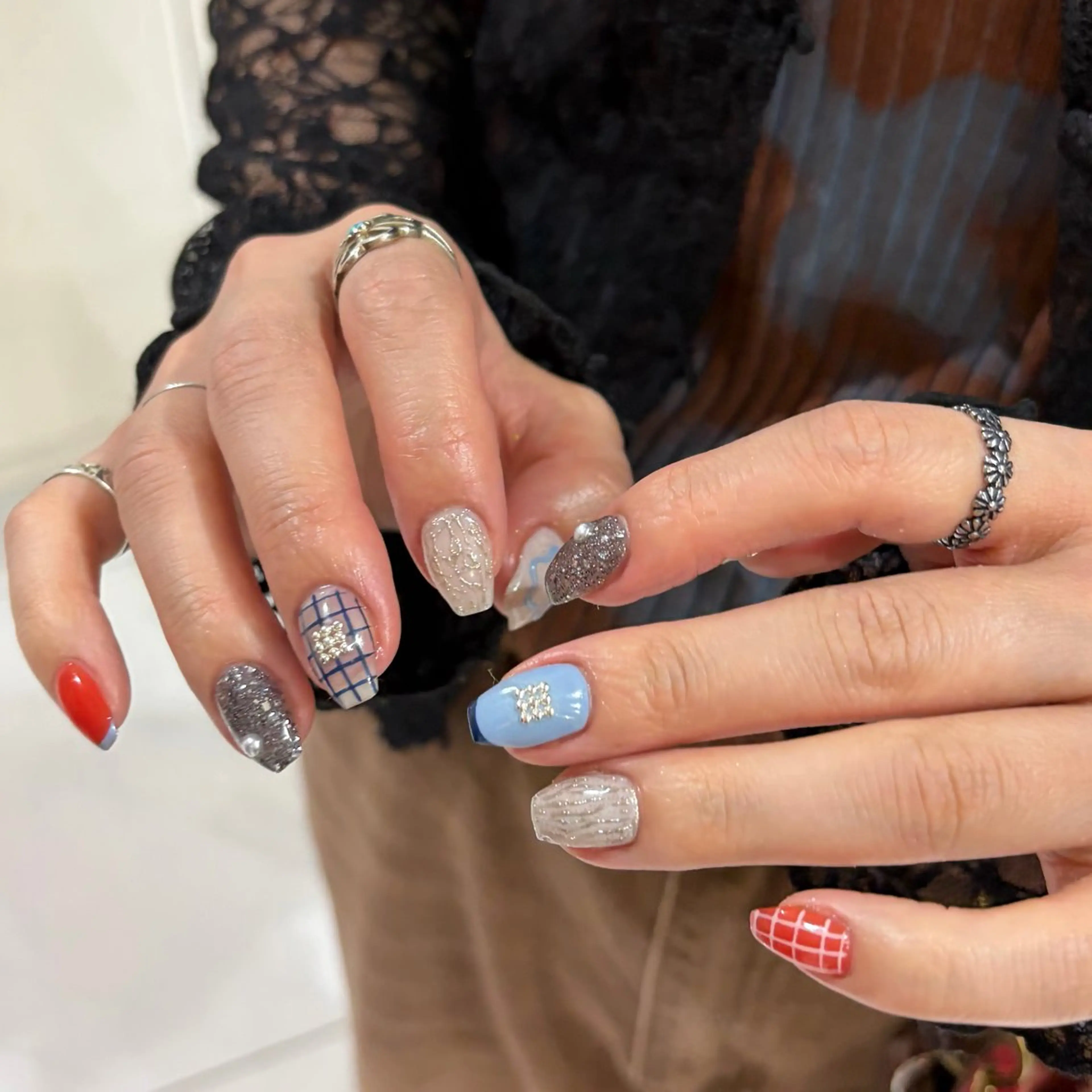 ネイル 持ち込み ニュアンスネイル ハンドネイル フットネイル GRANDEUR焼津 Nana🦖のネイルデザイン