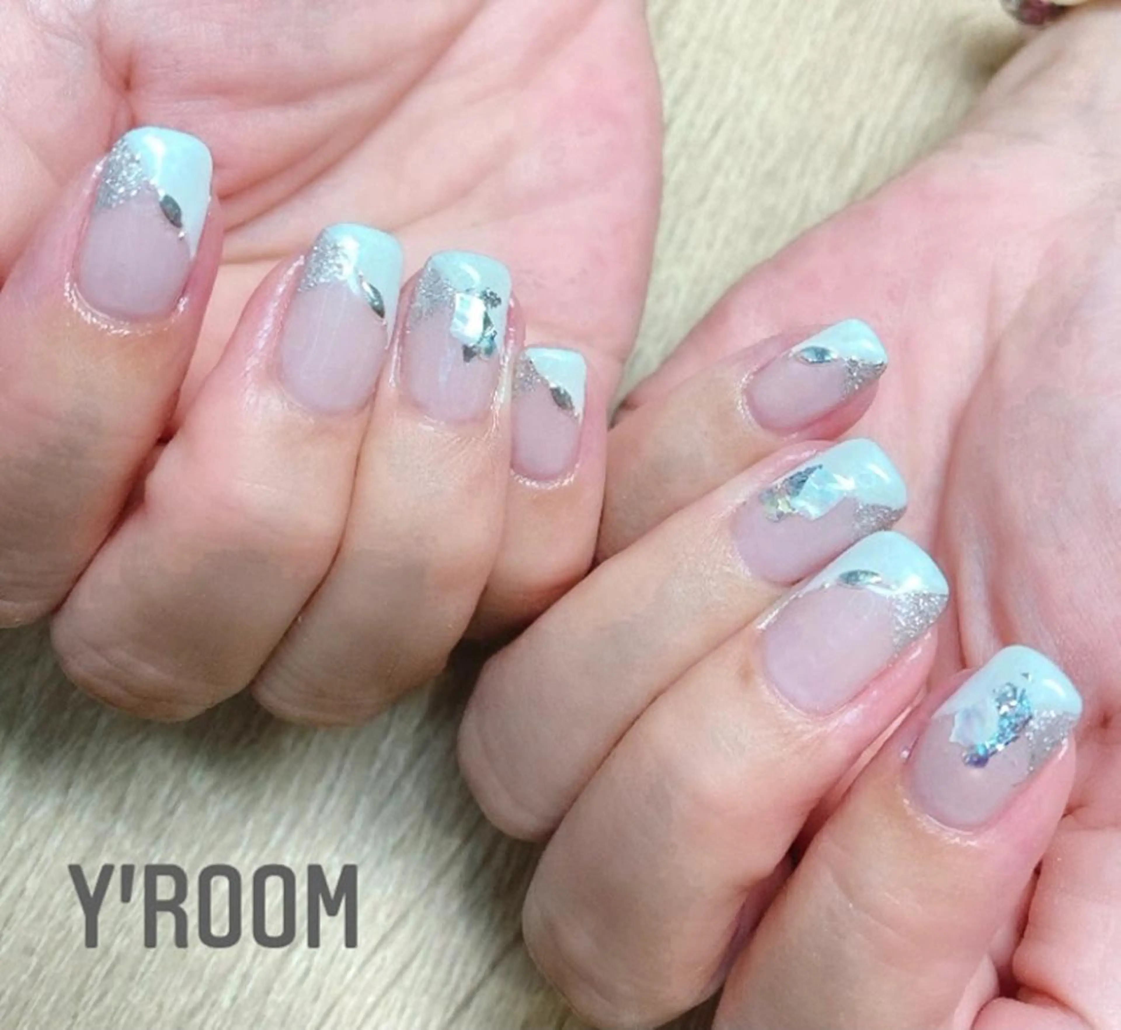 ネイル オーロラネイル フラッシュネイル フットネイル フレンチネイル ジェルネイル ハンドネイル YUKA （ネイリスト）のネイルデザイン