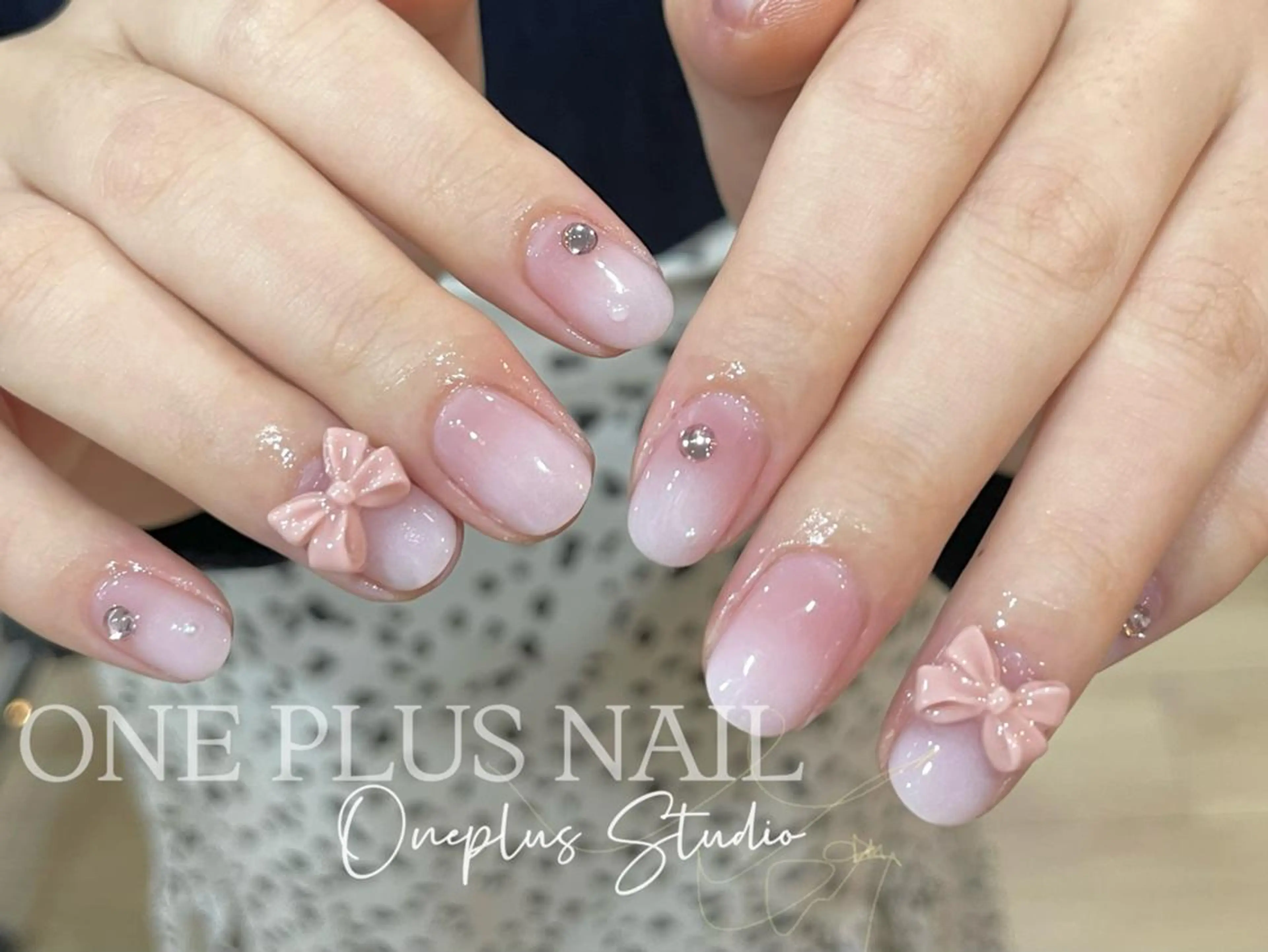 ネイル アートネイル オーロラネイル ガーリー キラキラネイル 韓国ネイル One plus StudioNailのネイルデザイン
