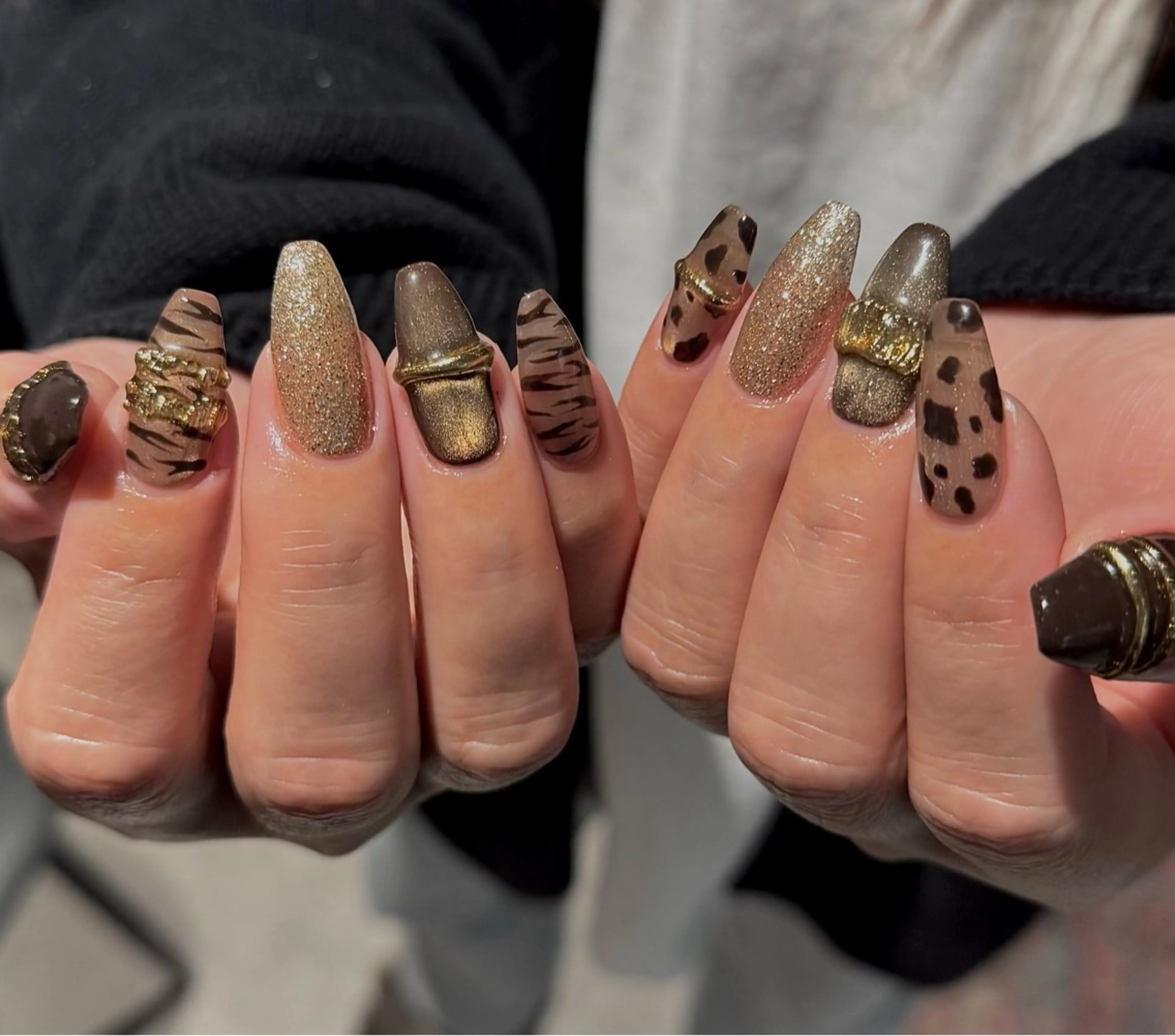 ネイル ハンドネイル and MOON/ shizukuのネイルデザイン