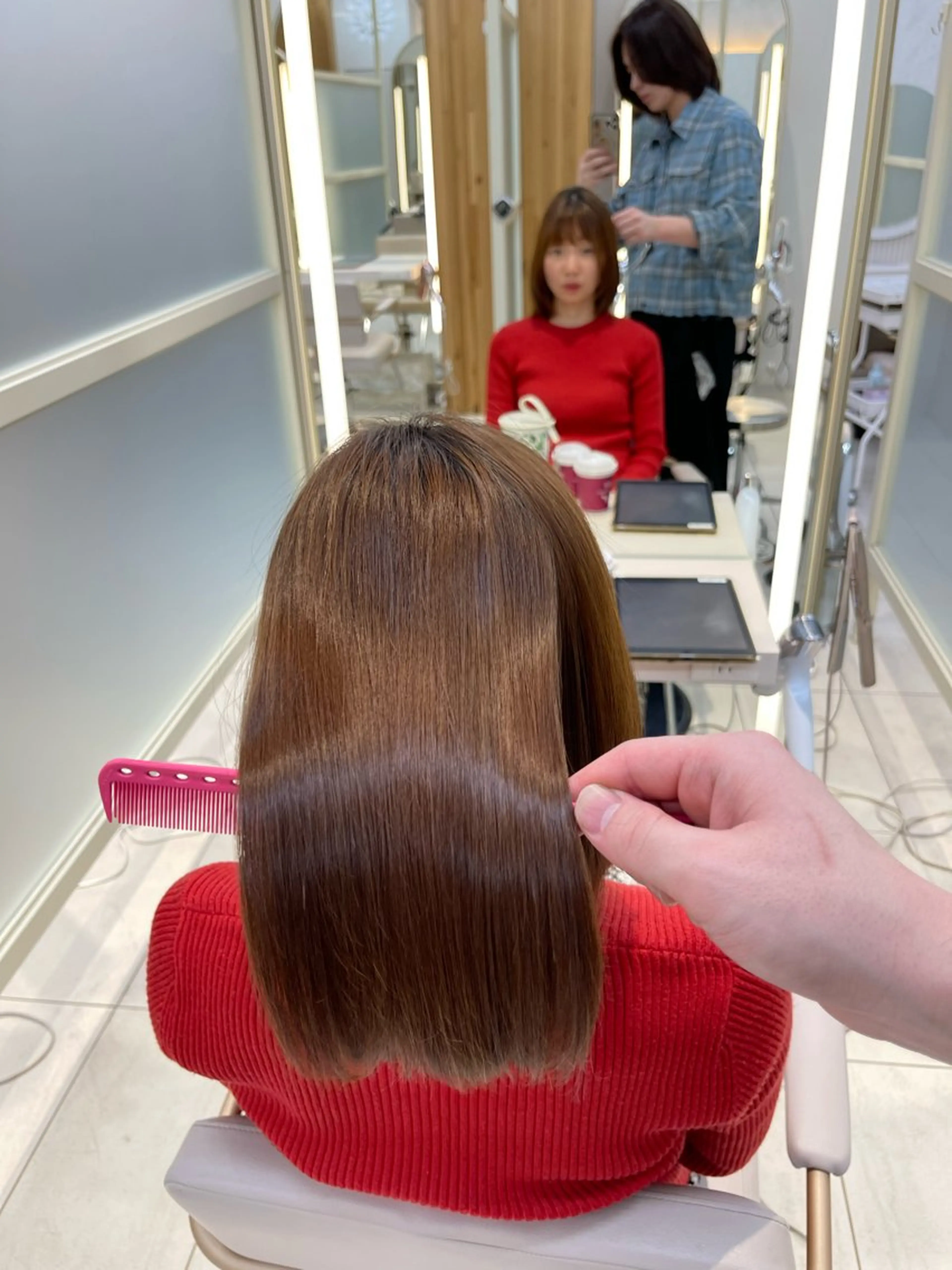 ミディアム 𝐑𝐞𝐨/透明感 𝐜𝐨𝐥𝐨𝐫のヘアスタイル