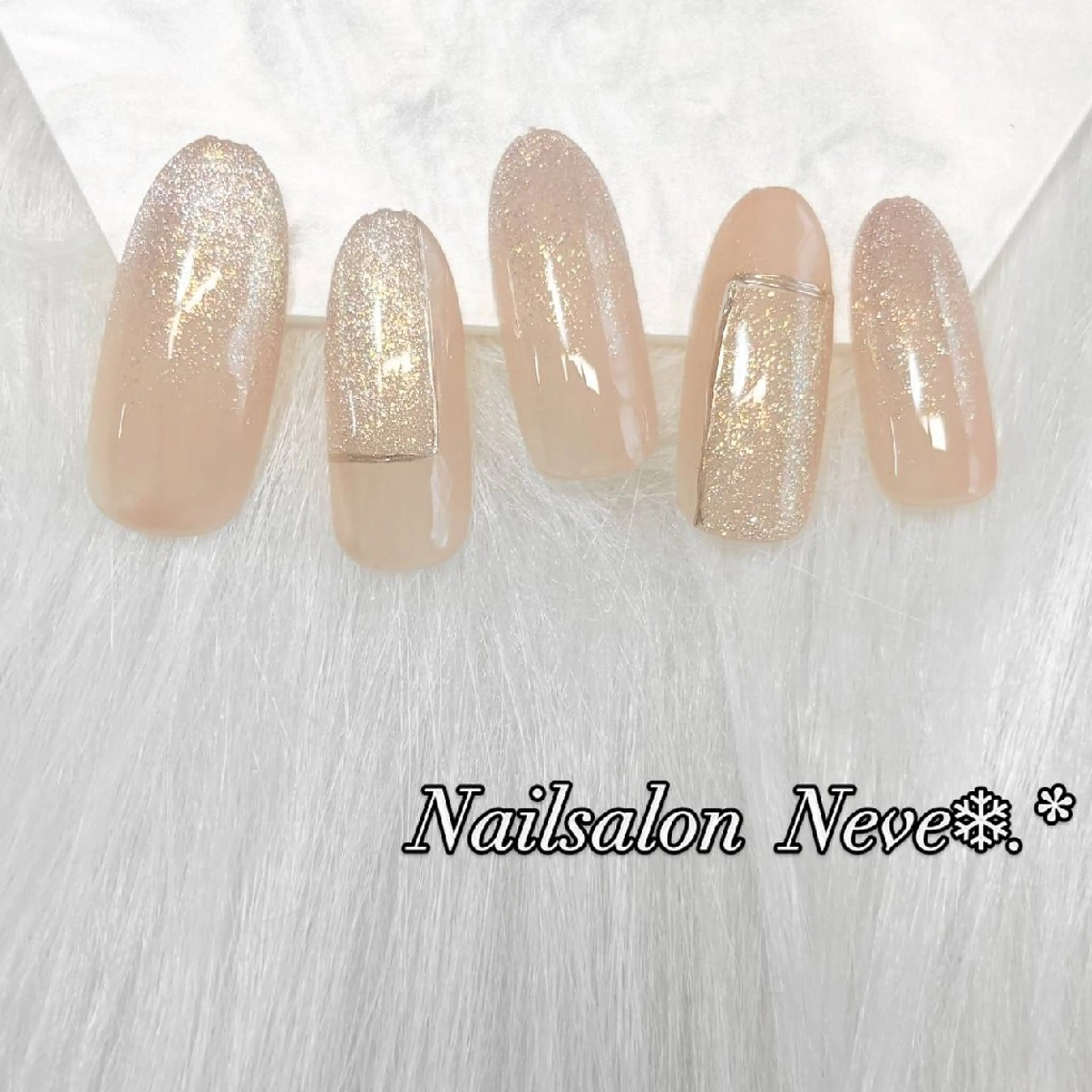 デザインBコース(片手デザイン2~3本程度)の写真