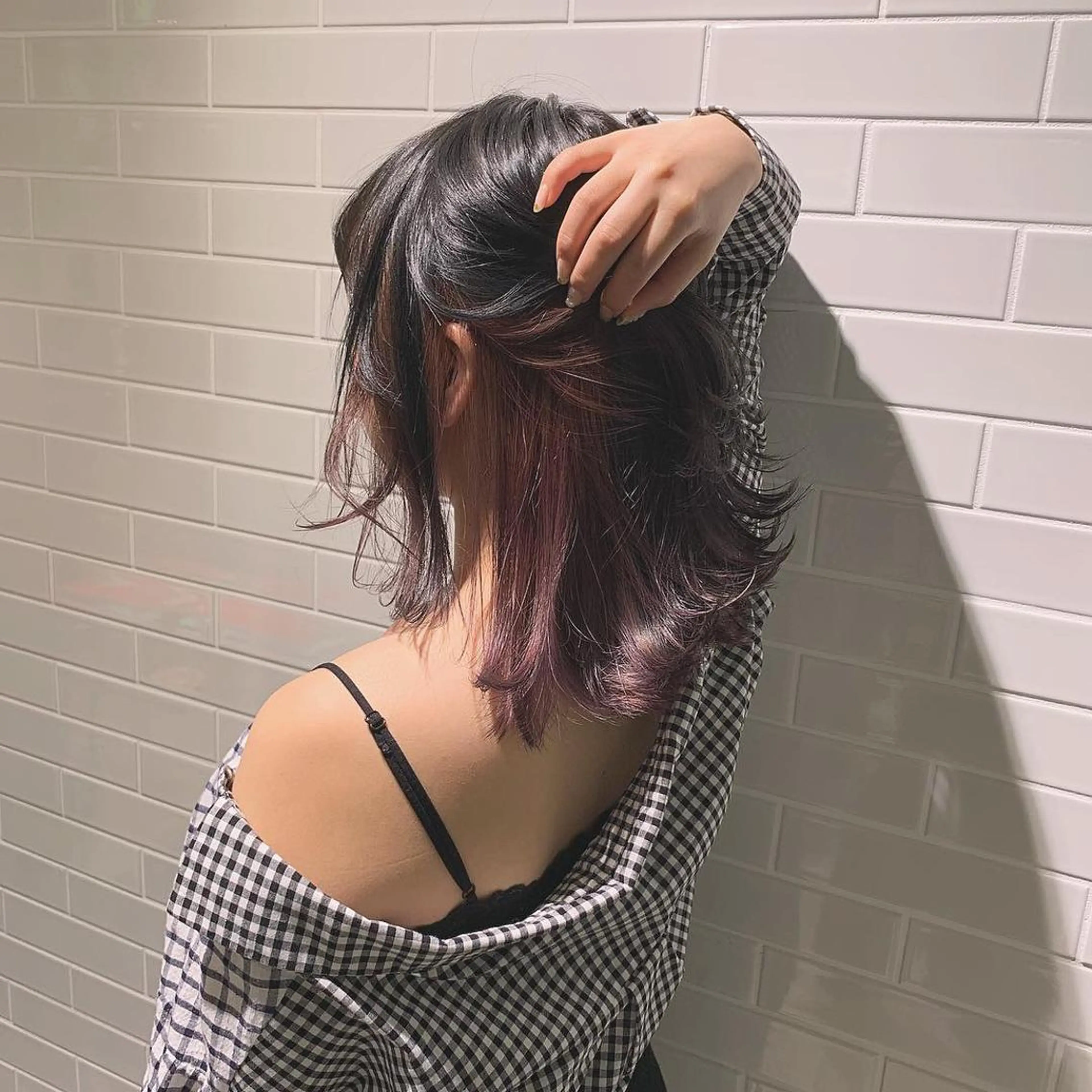 ミディアム カラー ブリーチ インナーカラー パープルカラー インナーカラー/天神 ブリーチ/吉田のヘアスタイル