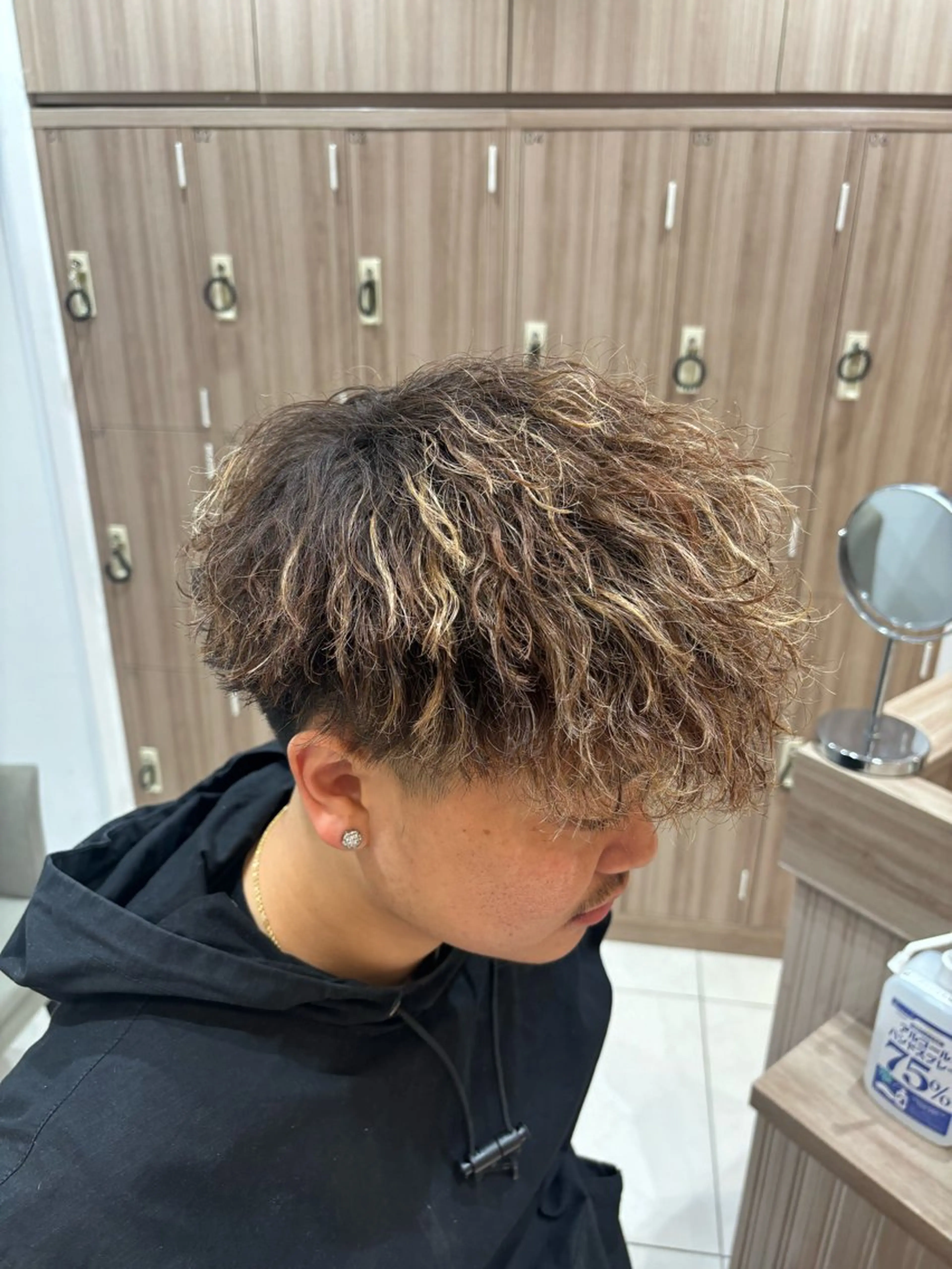 パーマ メンズ メンズブリーチ メンズパーマ ブリーチ/パーマ 縮毛/レイヤーaoiのヘアスタイル