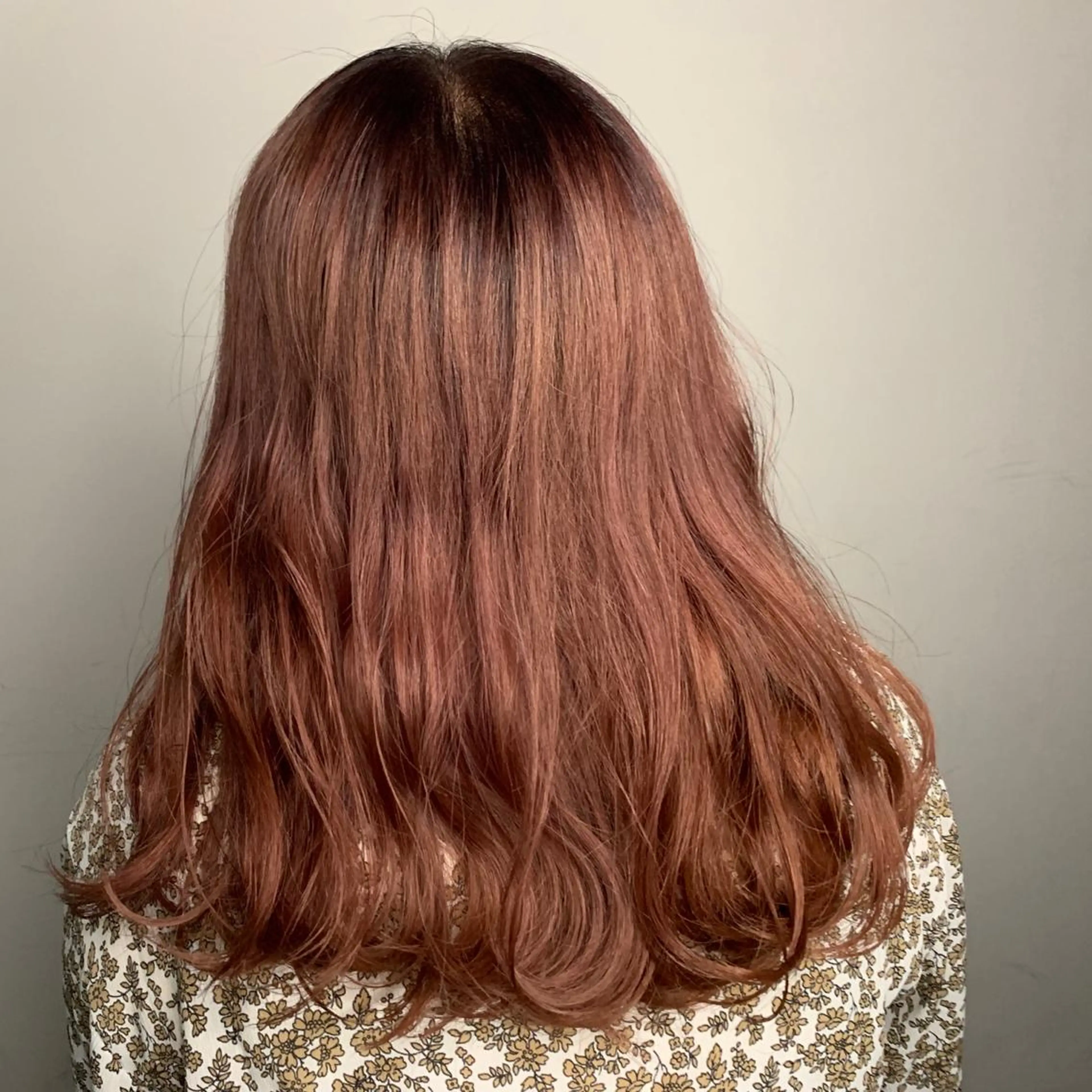 セミロング カラー ブリーチ ピンクカラー 土戸　空 /似合わせカットのヘアスタイル