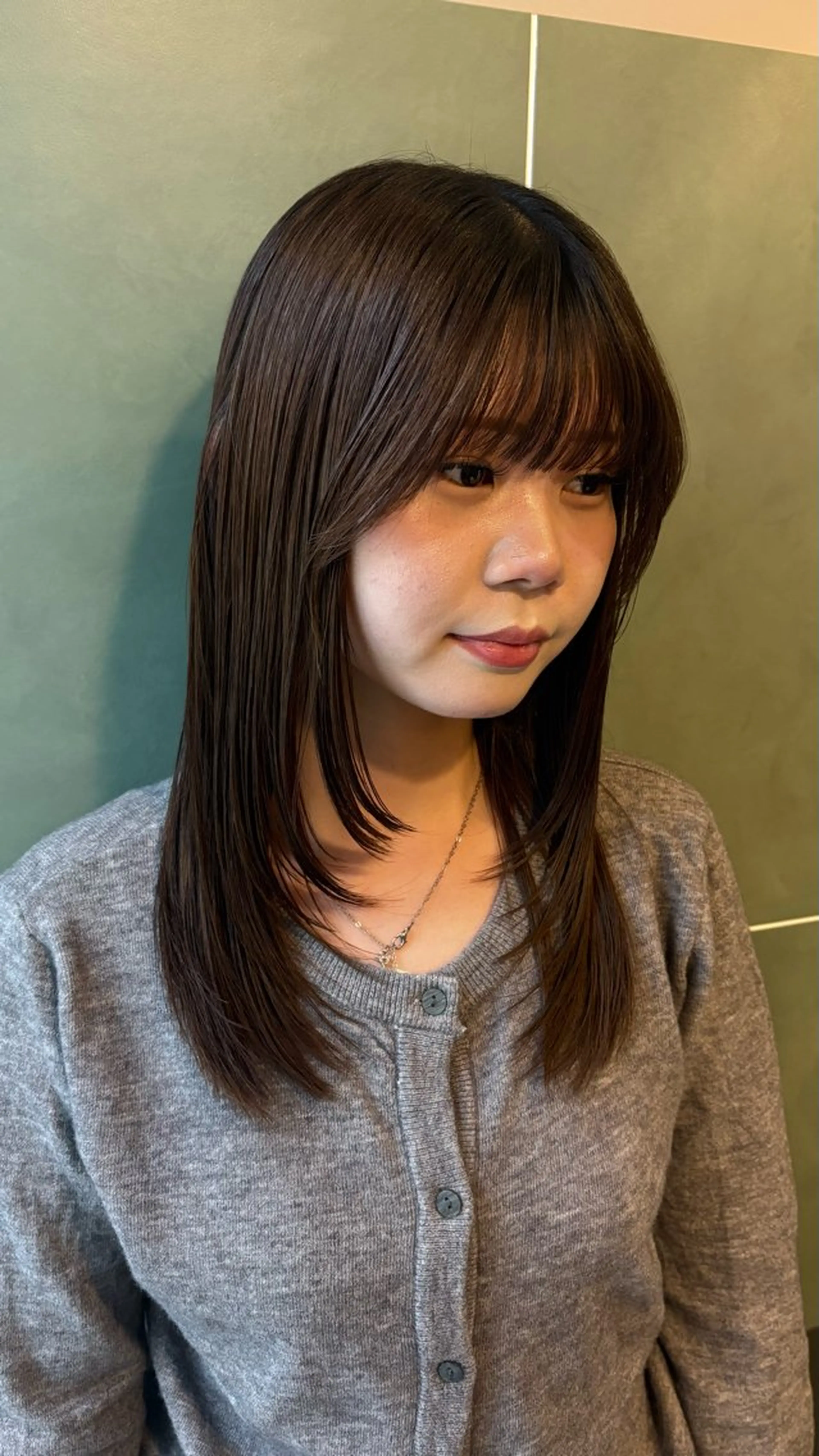 セミロング レイヤーカット 彦坂 柚羽のヘアスタイル