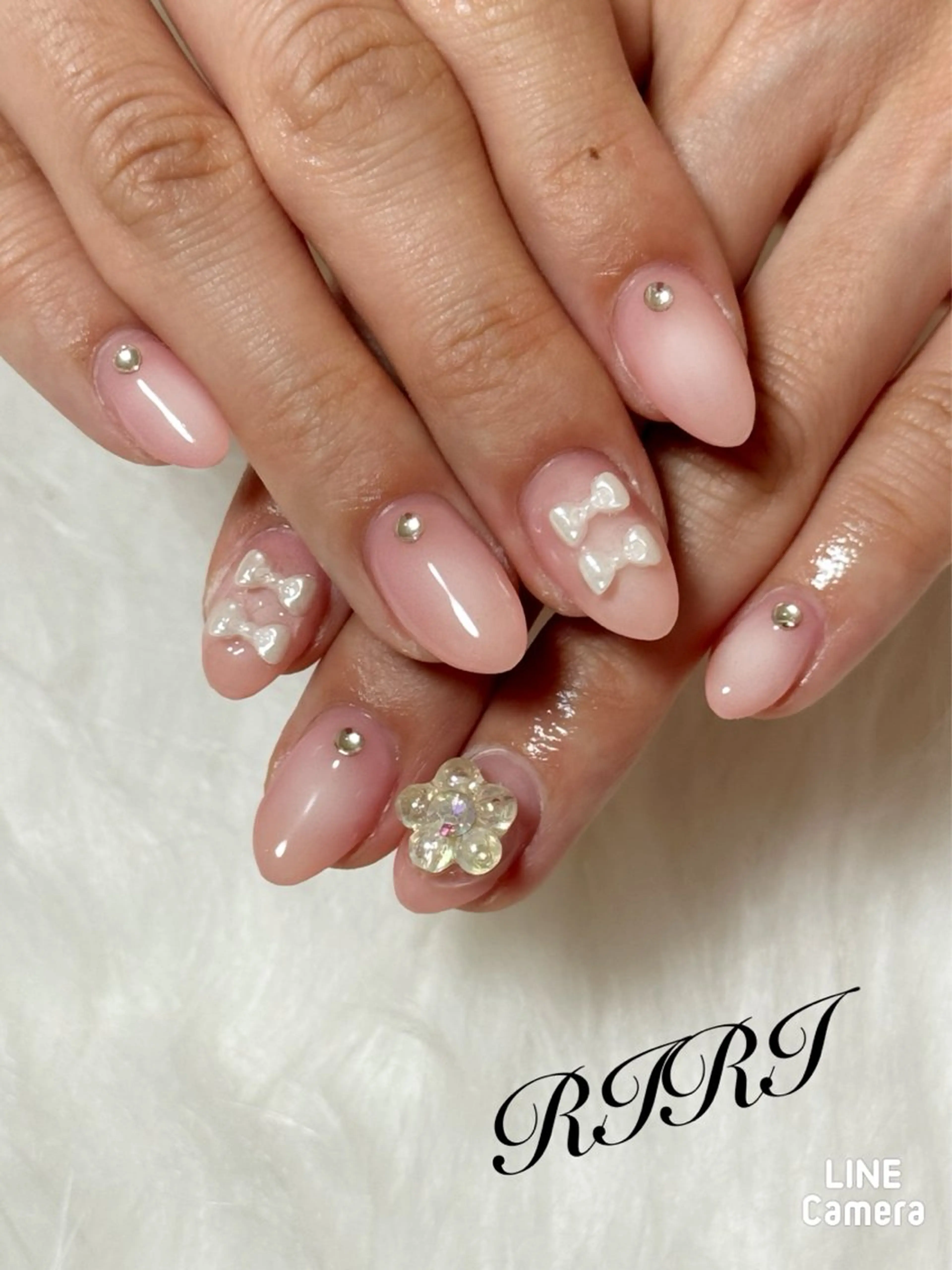 ネイル チークネイル フレンチネイル ジェルネイル ガラスフレンチ キラキラネイル ハンドネイル riri オーナーのネイルデザイン