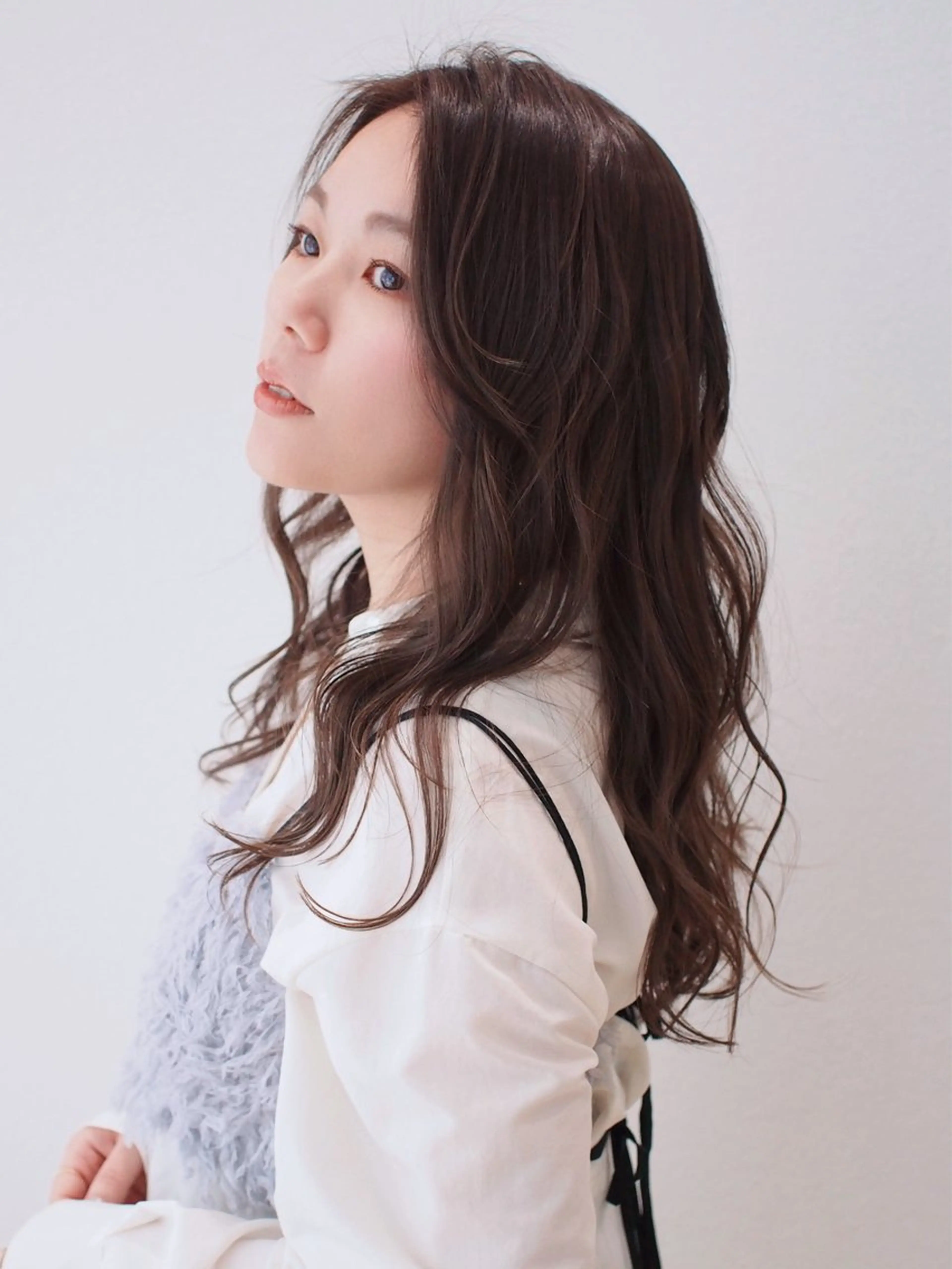 【平日限定🉐】カット+透明感イルミナカラー🌟シャンプー込み🫧毛先料金別🌱の写真