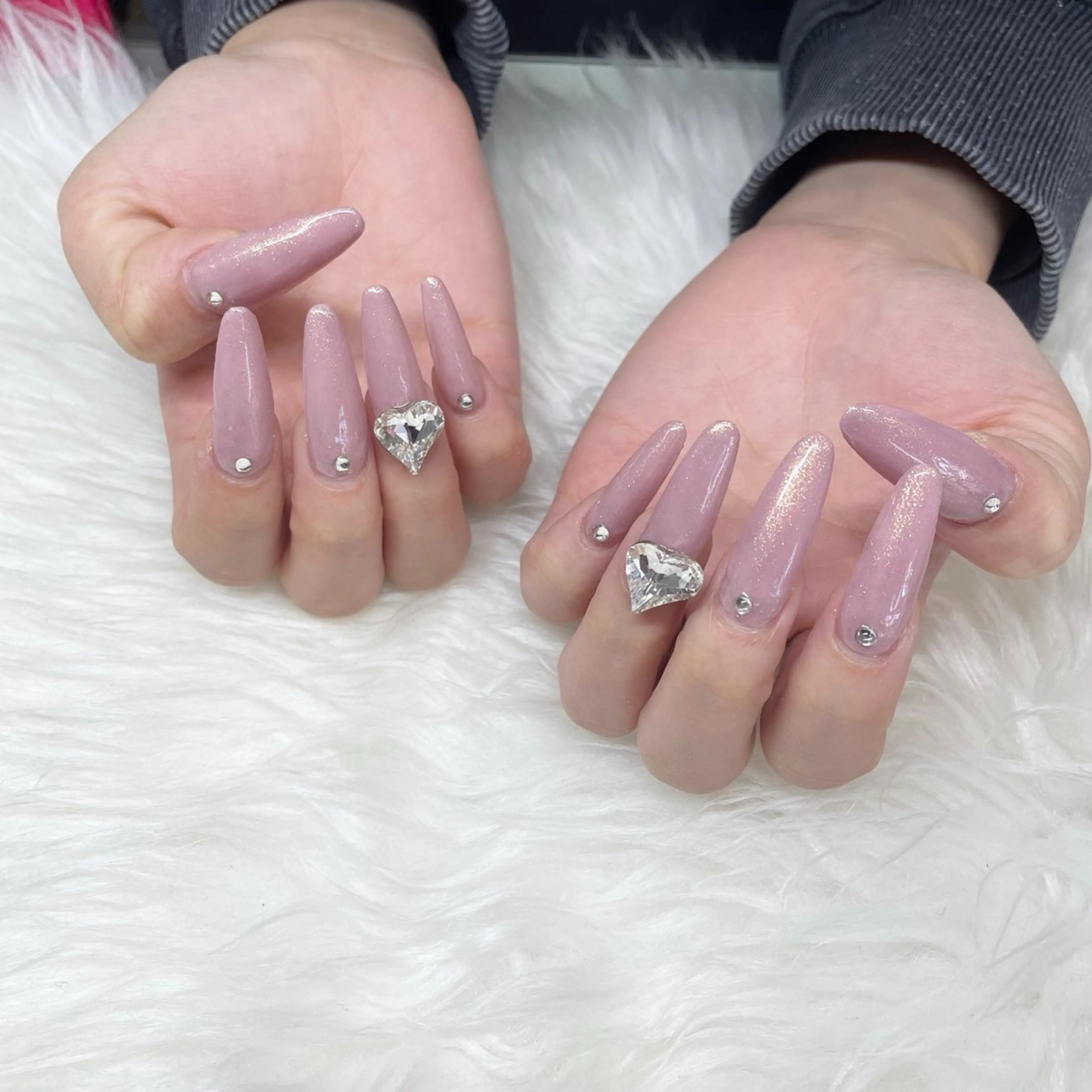 ロング see love gritterのネイルデザイン