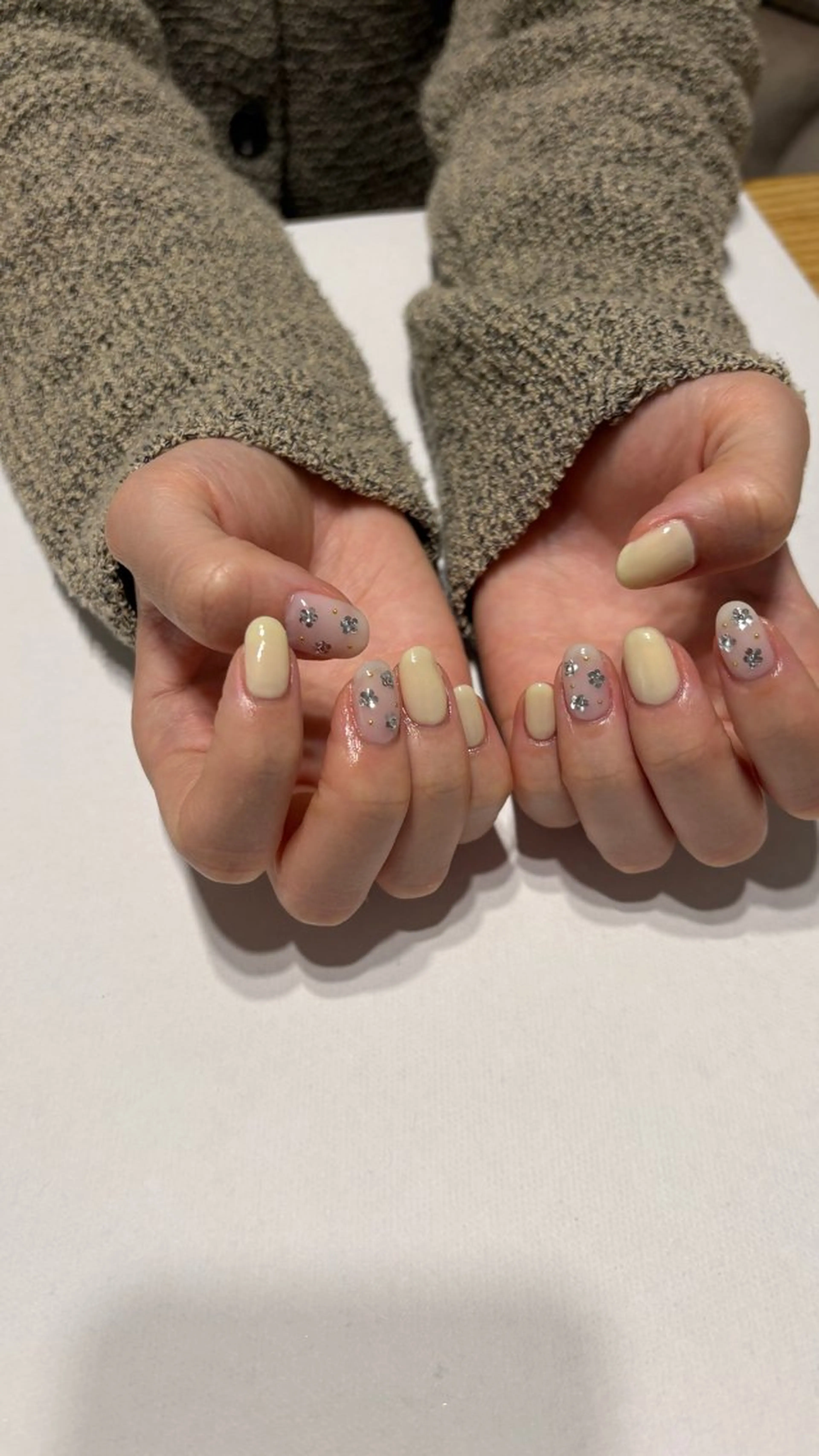 ネイル 黄色 ハンドネイル nail salon Cyaanのネイルデザイン