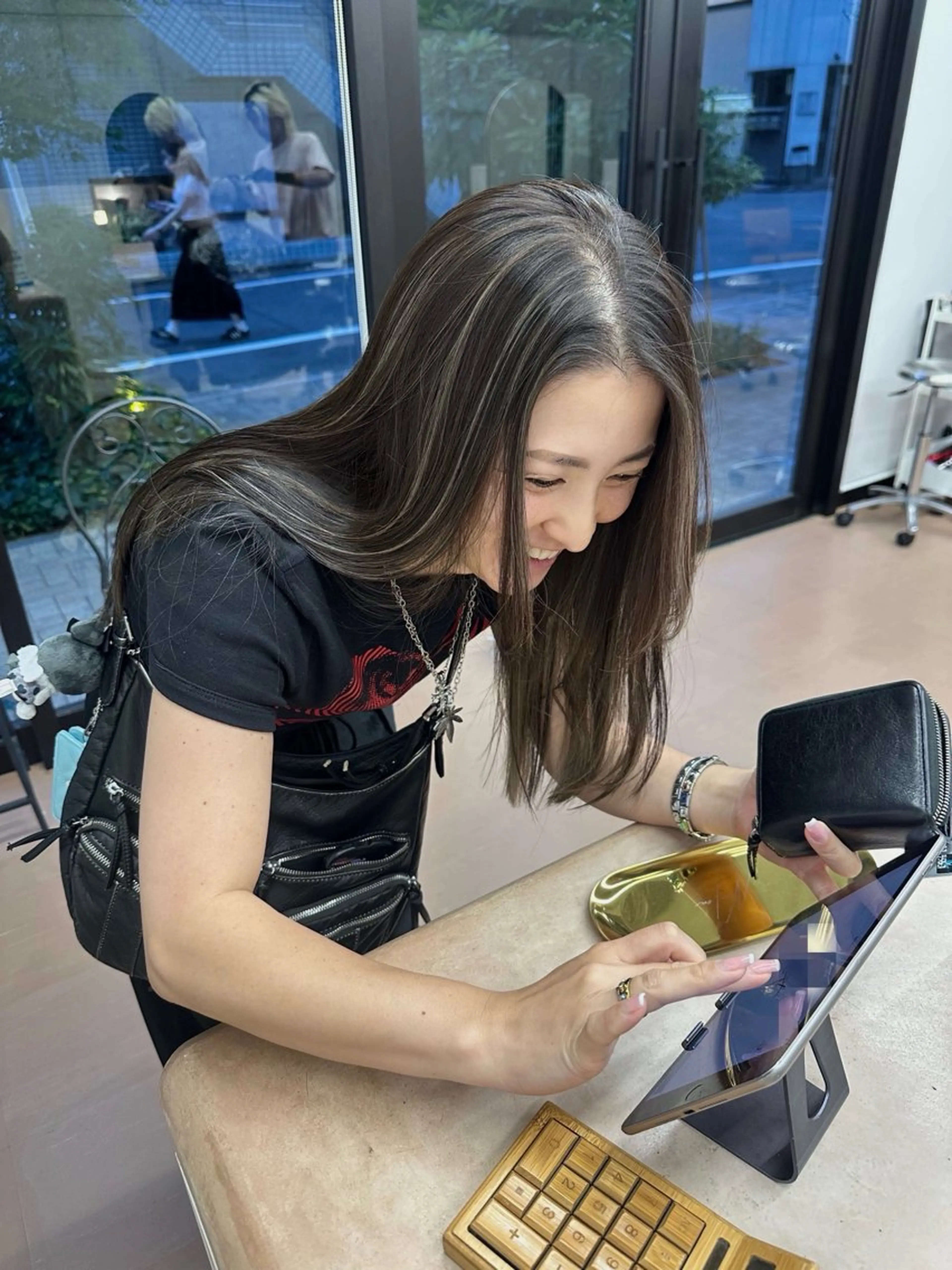 ロング ハイライト ヘアカラー 森本 笑のヘアスタイル