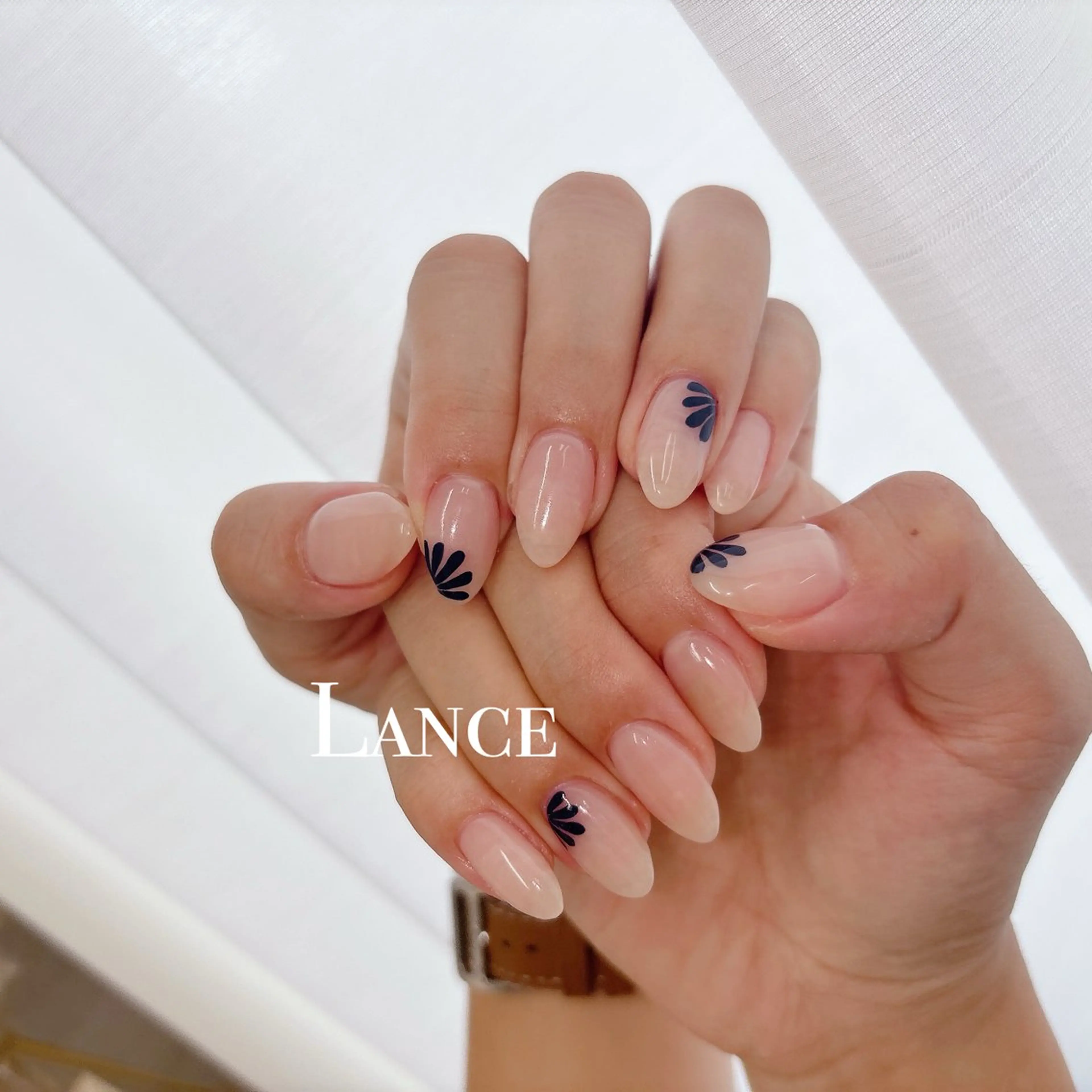 ネイル オーロラネイル フットネイル 氷ネイル・うるうるネイル キラキラネイル 韓国ネイル ハンドネイル Lance nailのネイルデザイン