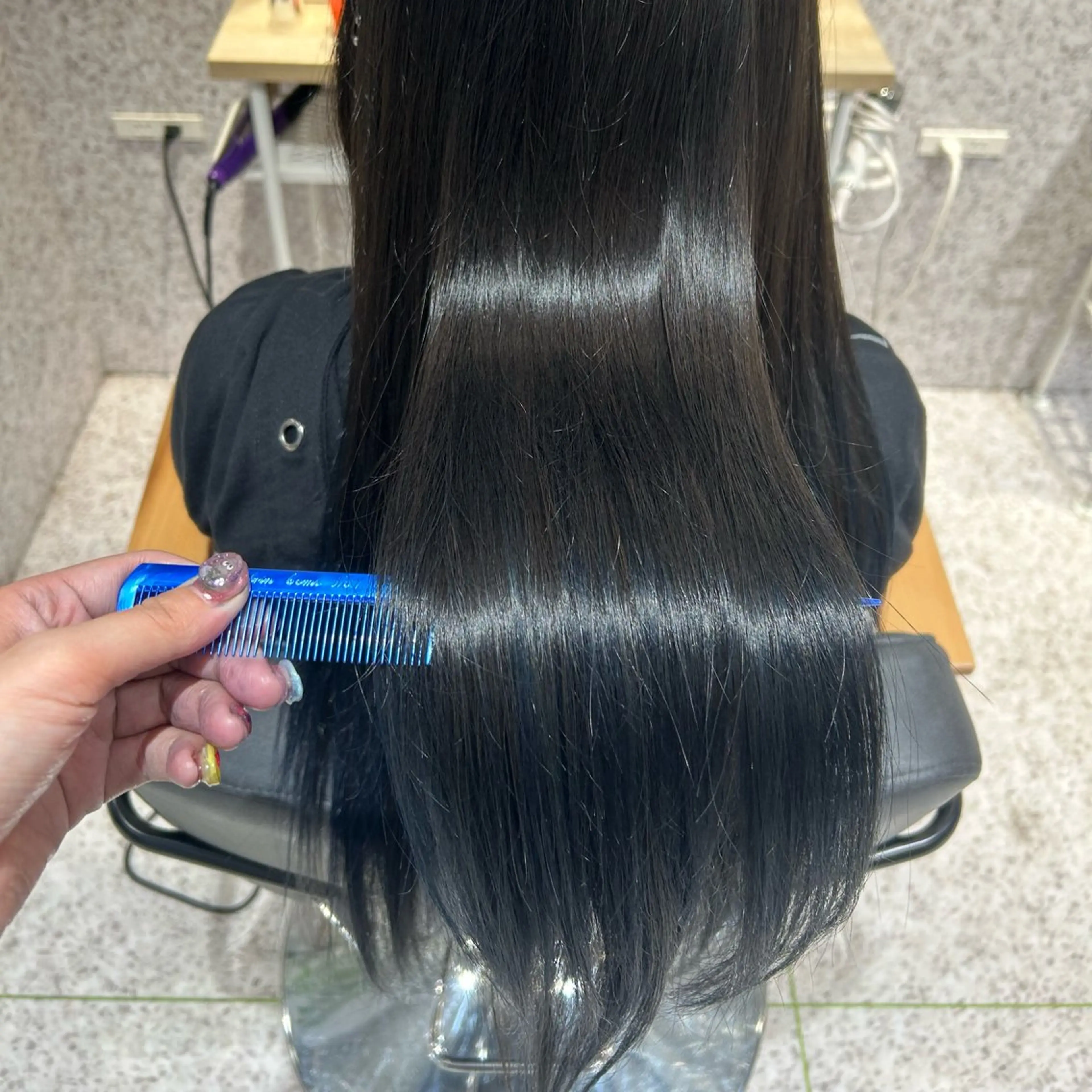 カラー ダブルカラー イヤリングカラー ハイトーンカラー インナーカラー 髪質改善 ヘアカラー トリートメント ♡ハイトーン★ ネイル/しの♡のヘアスタイル