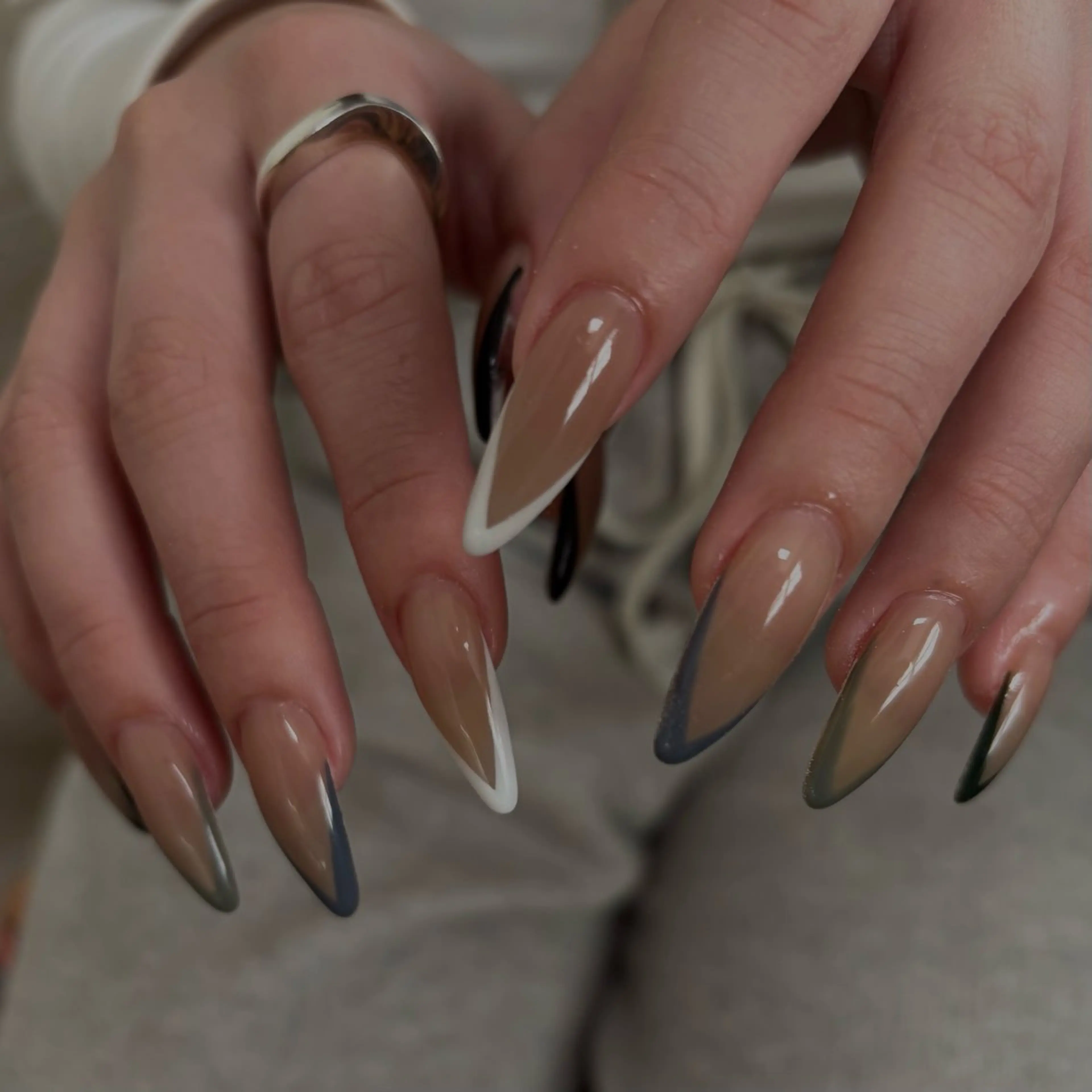 ネイル ハンドネイル 爪塗屋 さんのネイルデザイン