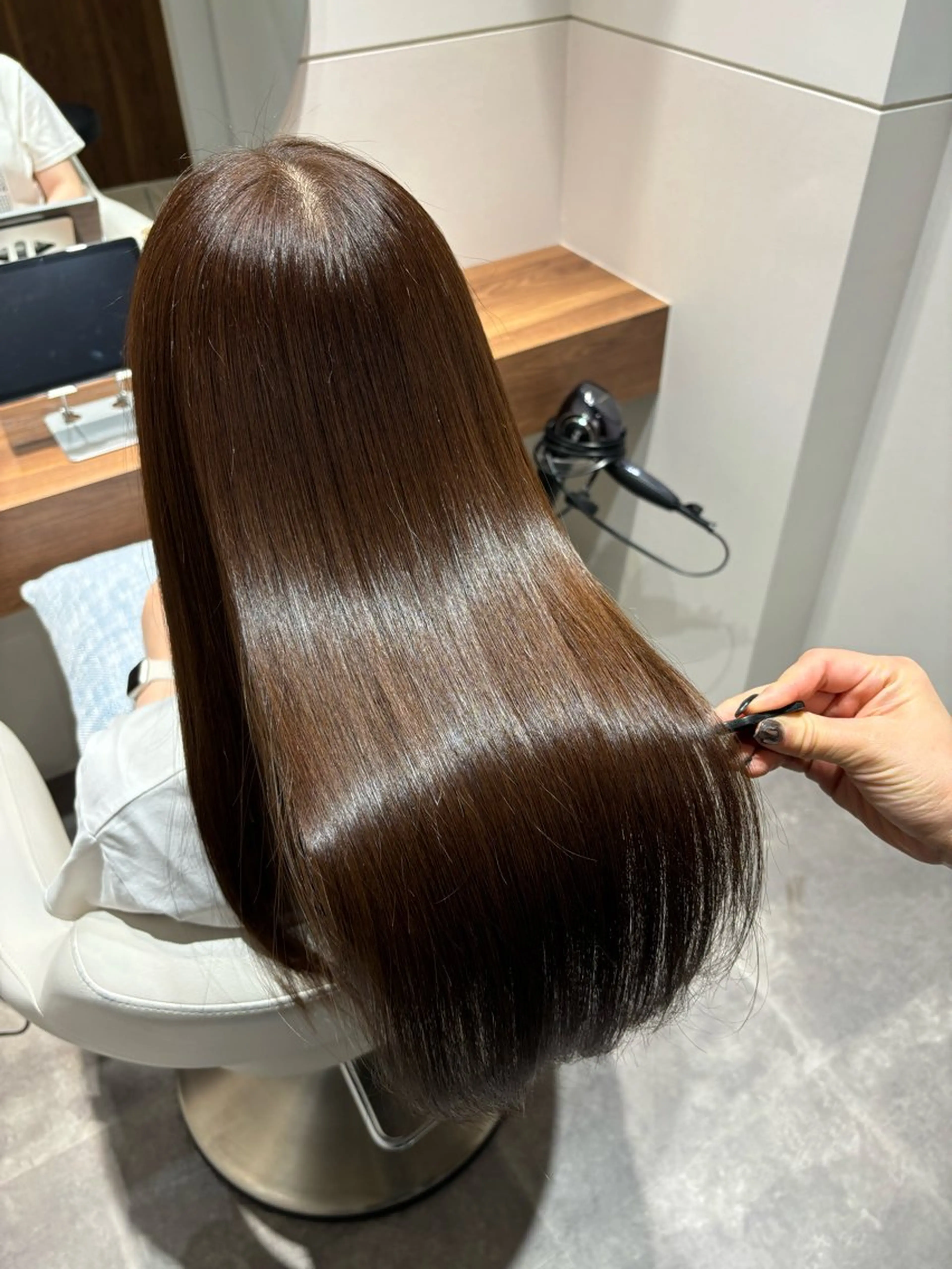 ロング ヘアカラー トリートメント 美髪ヘア 🤍erikaのヘアスタイル