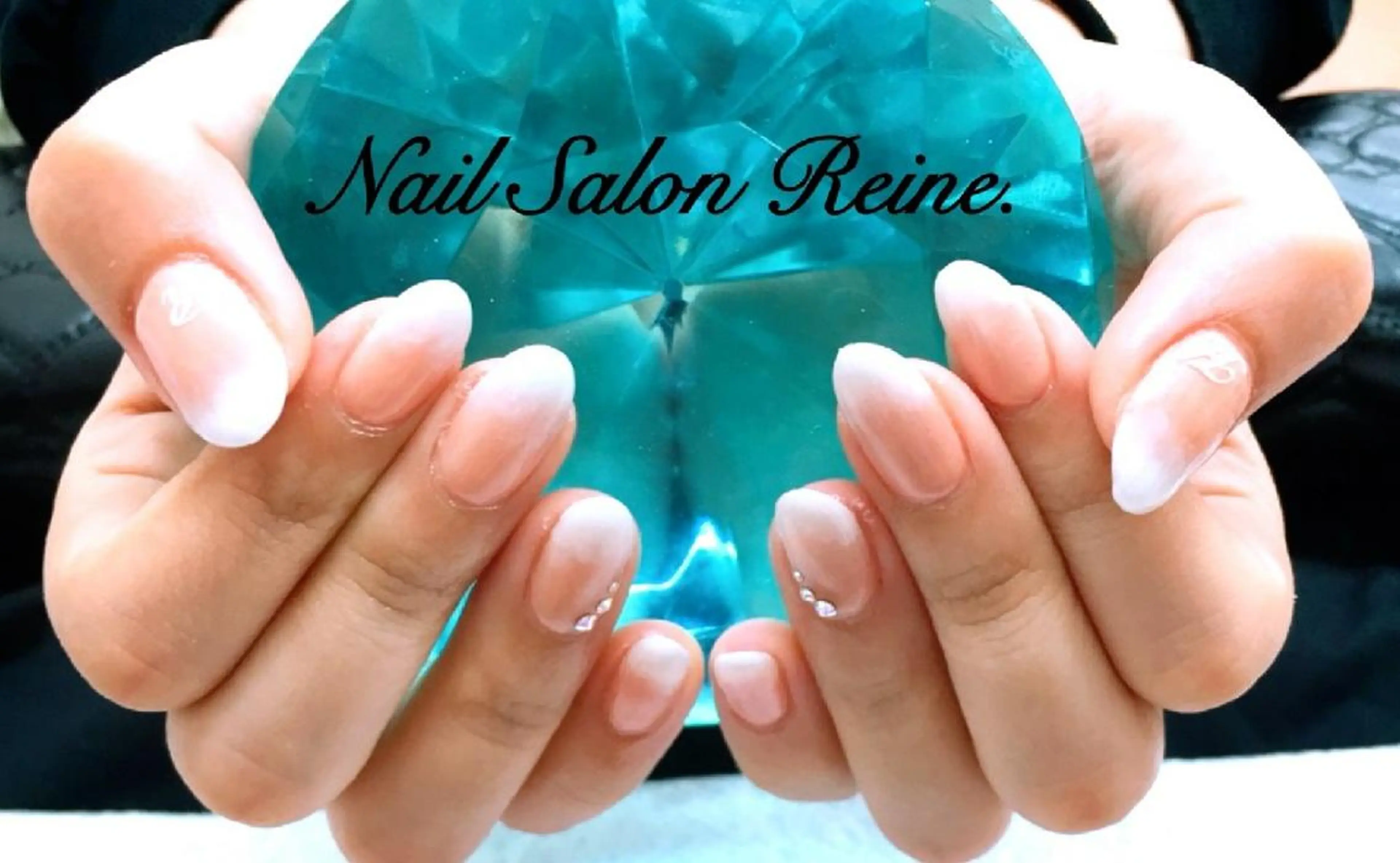 ネイル グラデーション オフィスネイル シンプルネイル ホワイト Nailsalon Reine所属・玉栄 伶奈のネイルデザイン
