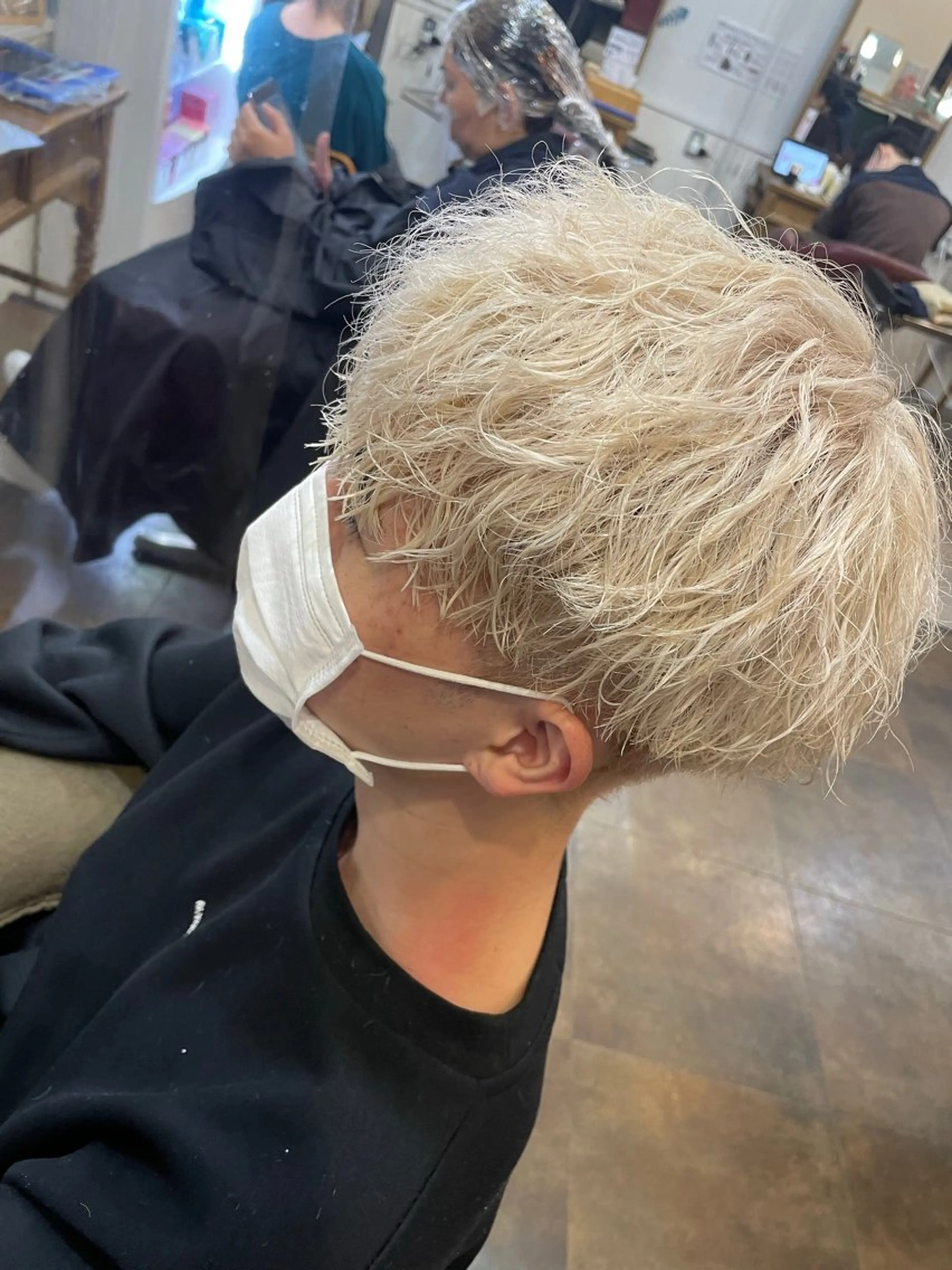 ショート カラー メンズ ベージュカラー カット ヘアカラー トリートメント ヘアセット The one and only. Shizuoka所属・メンズ特化パーマ 美容師/小泉賢徒のヘアスタイル