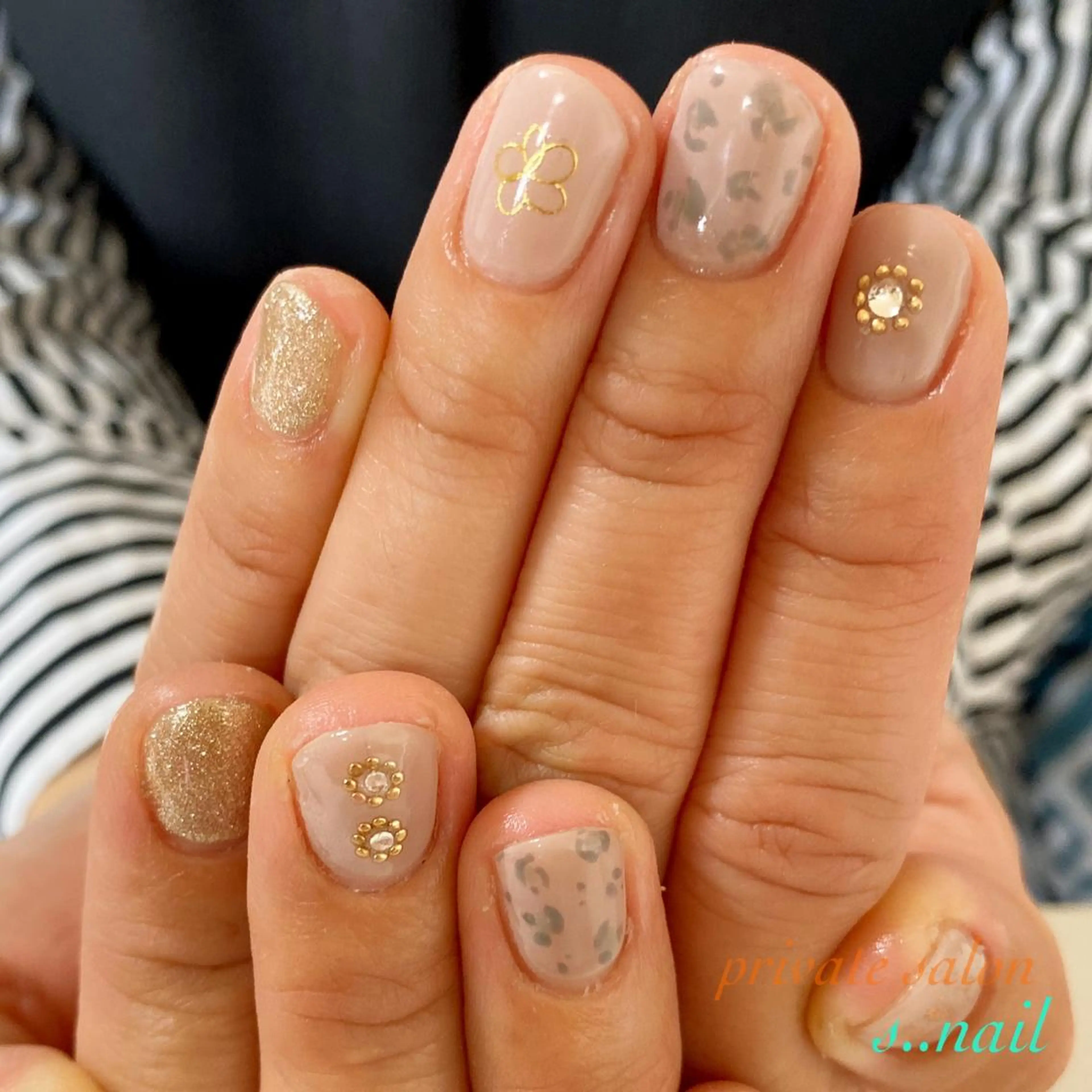 ネイル アニマル柄 ニュアンスネイル ハンドネイル フットネイル s..nail / MORITAのネイルデザイン