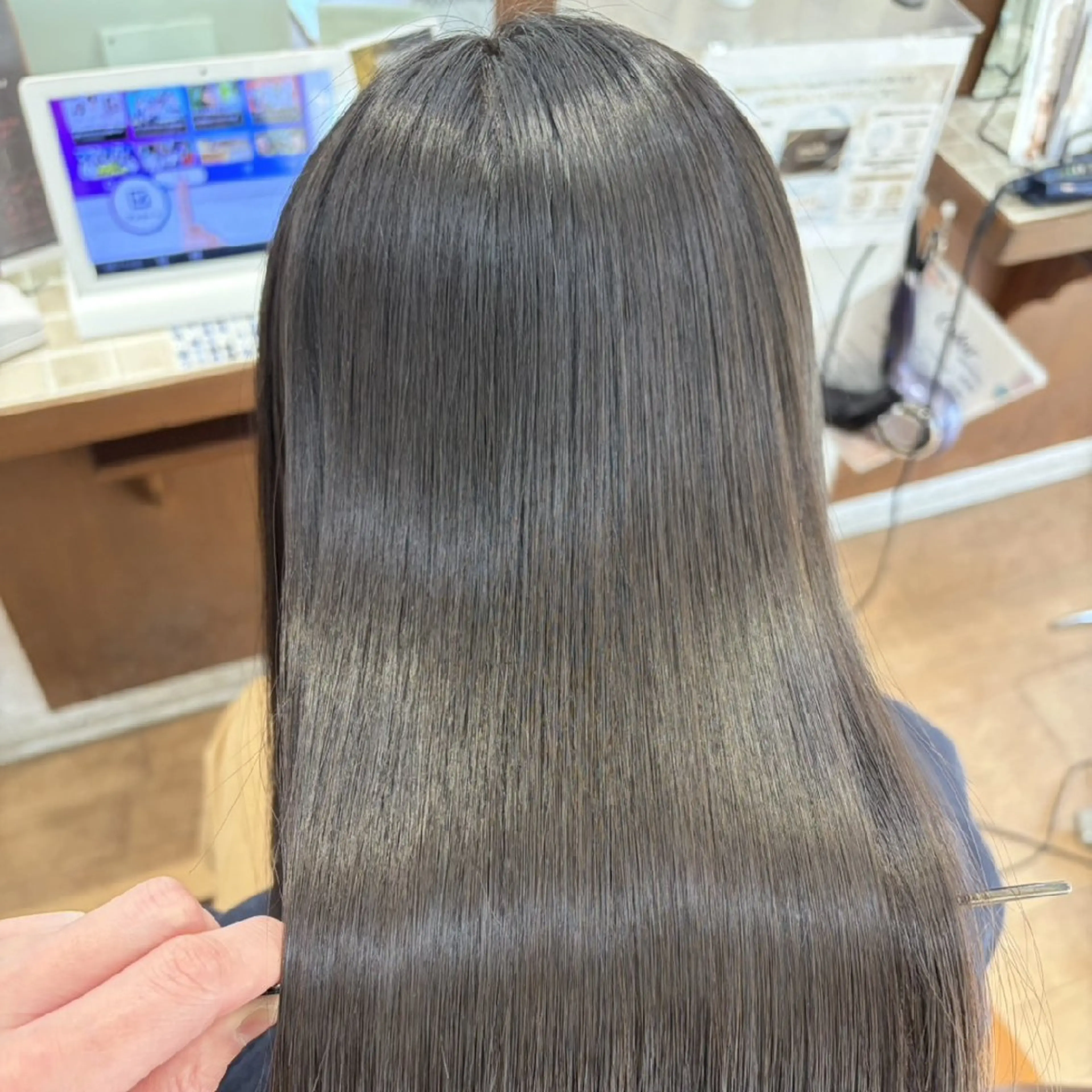 カラー ロング 無料モデル募集中🫧 田村 羽夏のヘアスタイル