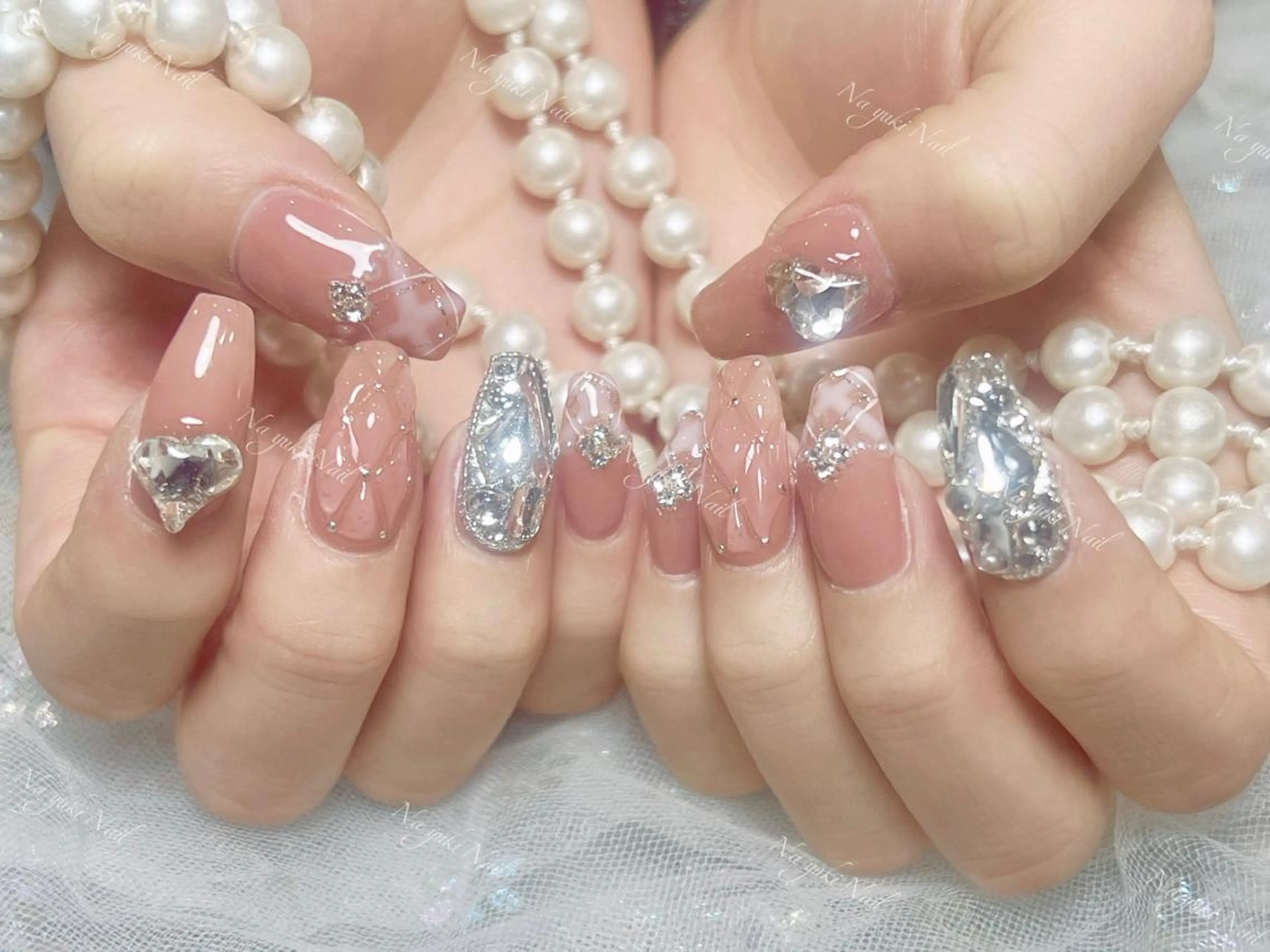 ネイル 🦋 Queenieのネイルデザイン