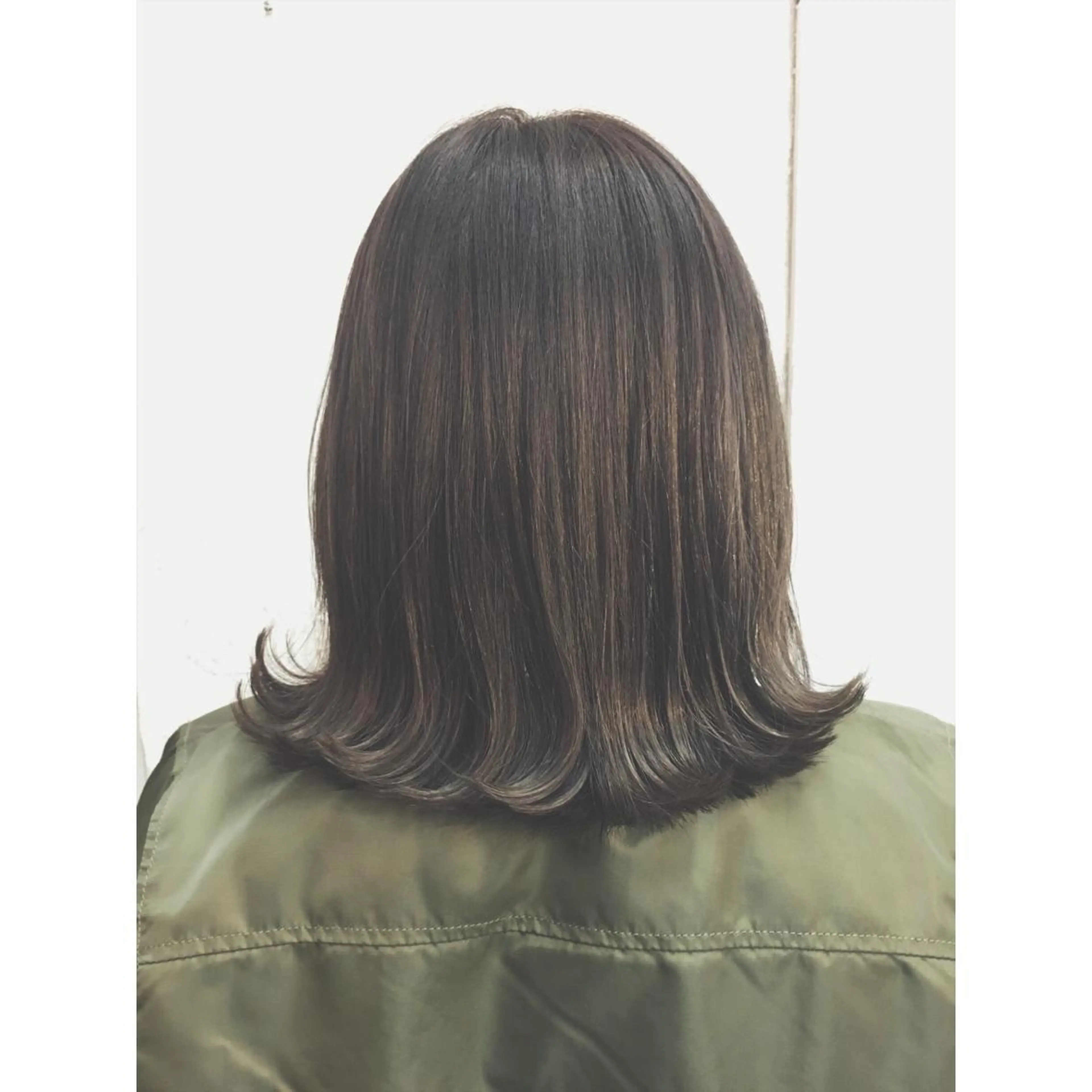 ミディアム カラー 林 梓のヘアスタイル