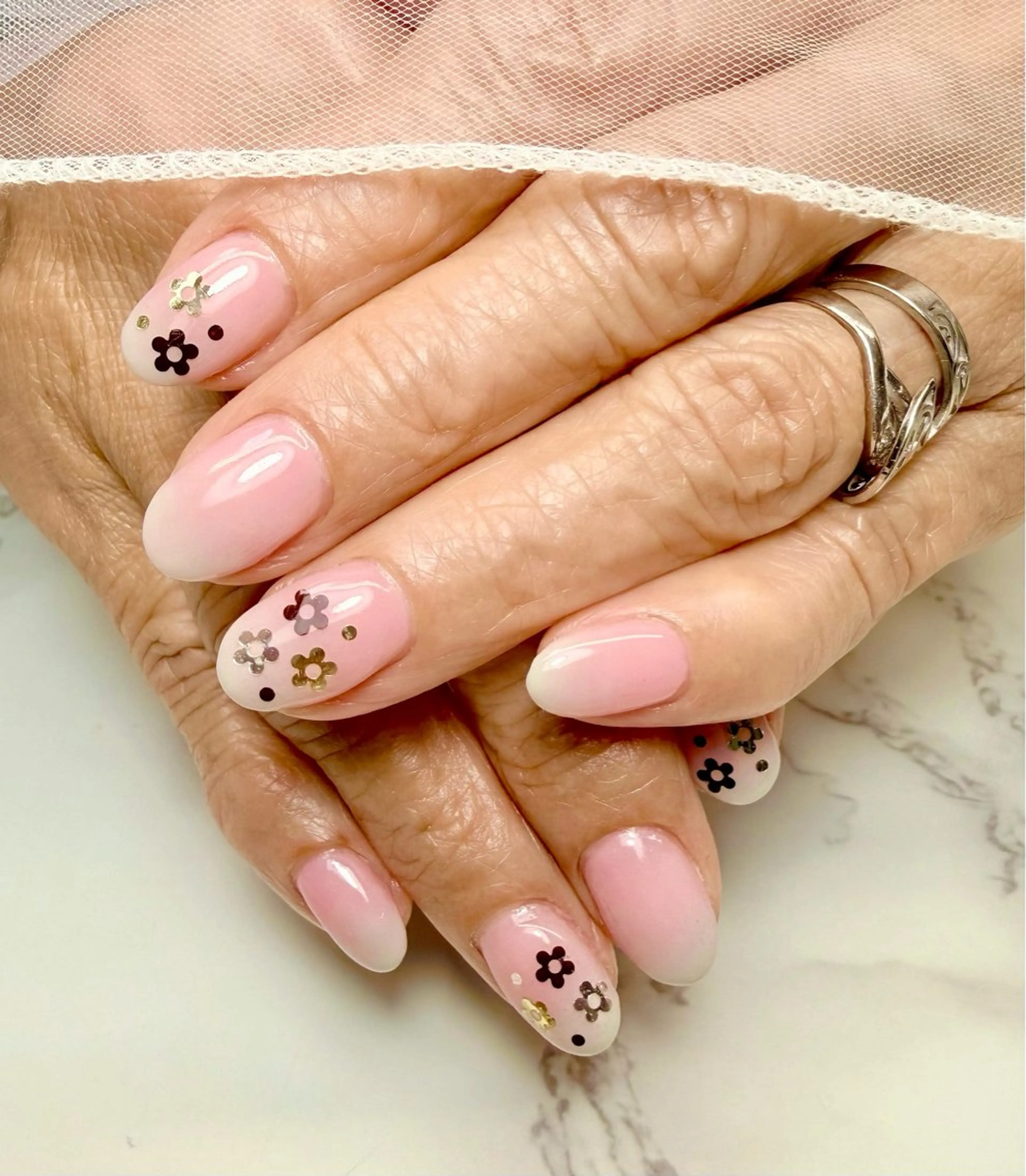 ネイル アートネイル チークネイル フラッシュネイル フラッシュマグ フレンチネイル M.N_ nailのネイルデザイン