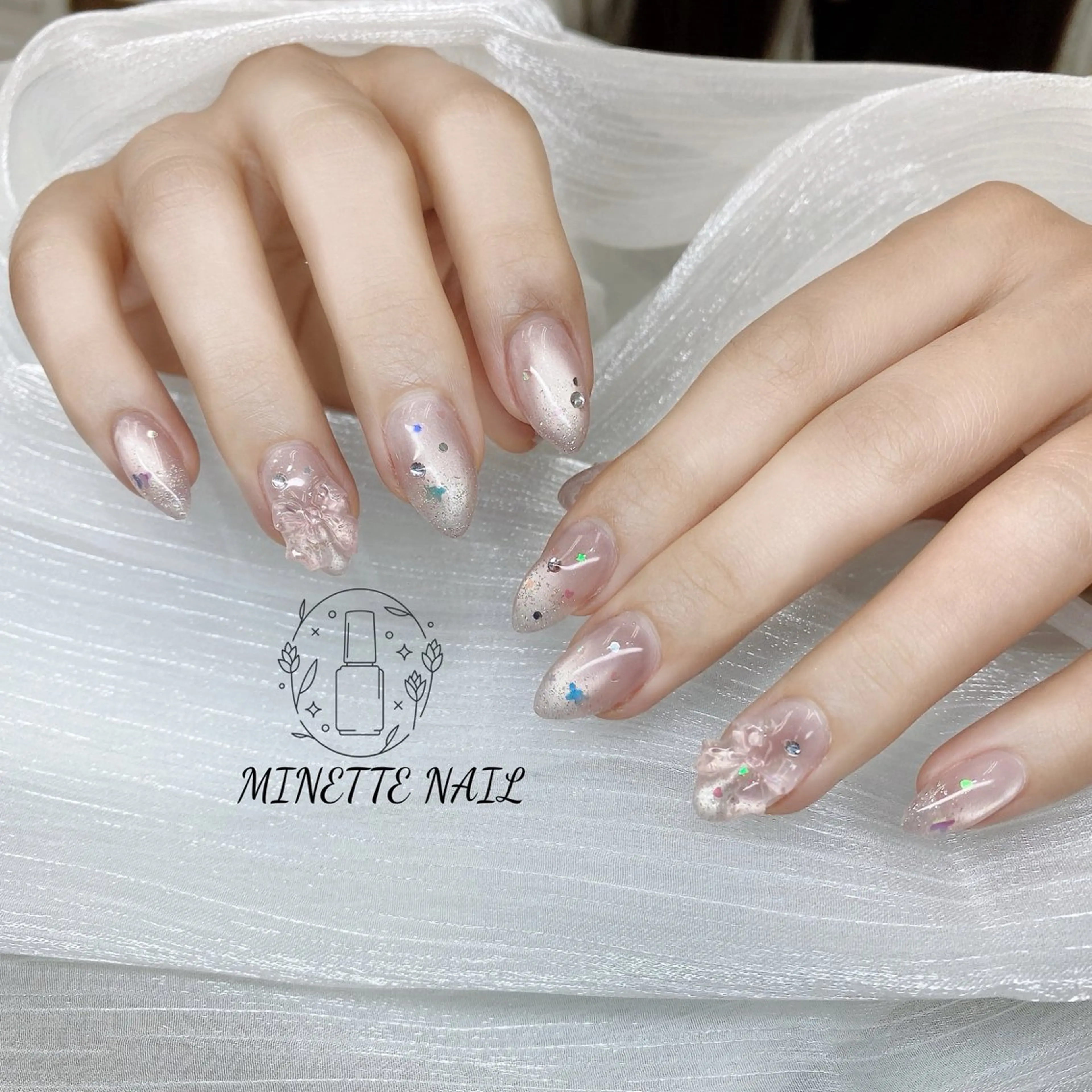 ネイル フレンチネイル ジェルネイル ガラスフレンチ 韓国ネイル マグネットネイル ハンドネイル Minette nailHuongのネイルデザイン