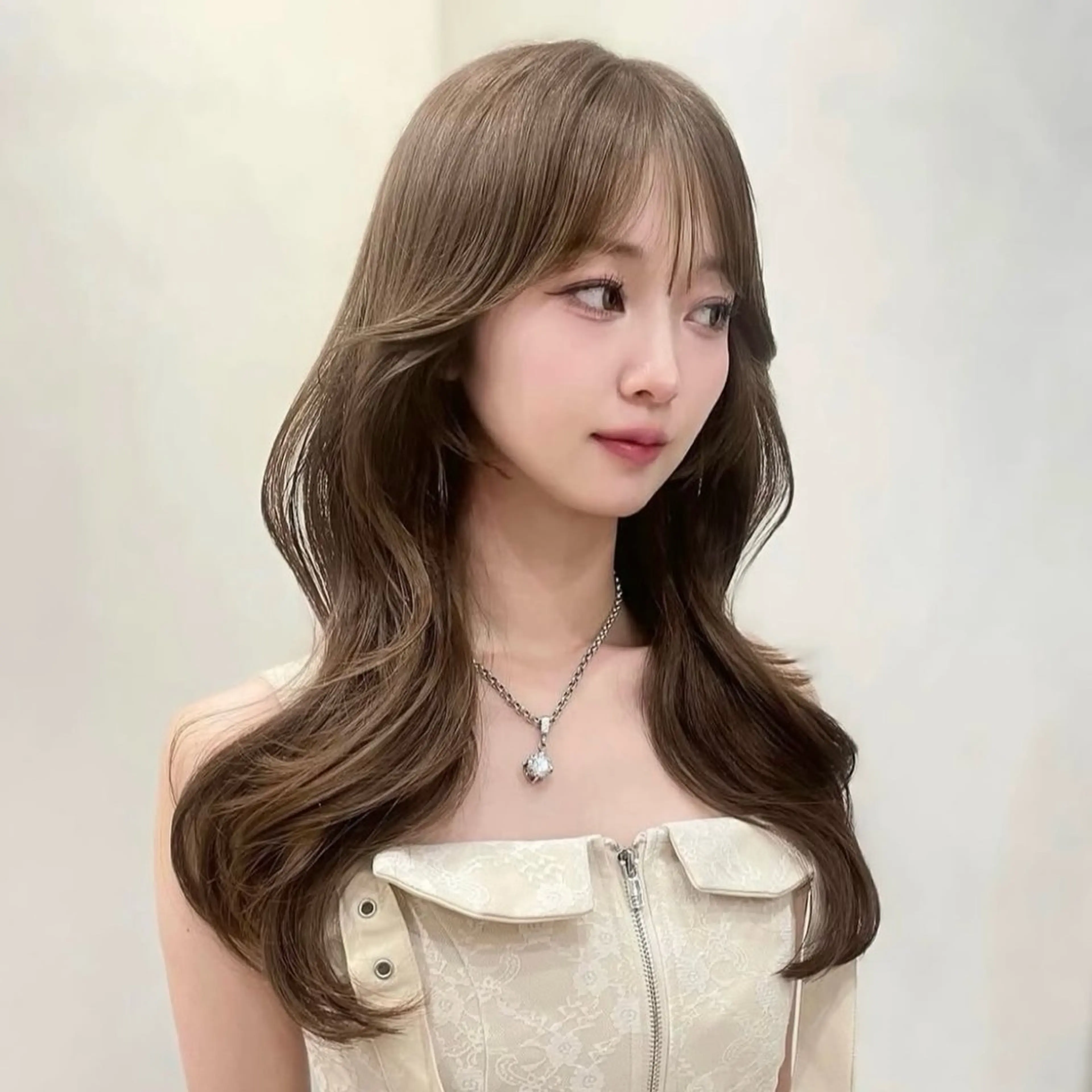 ロング カラー ベージュカラー ブリーチ ケアカラー 透明感カラー レイヤーカット モテ韓国ヘア/ レイヤー🤍RIKAのヘアスタイル