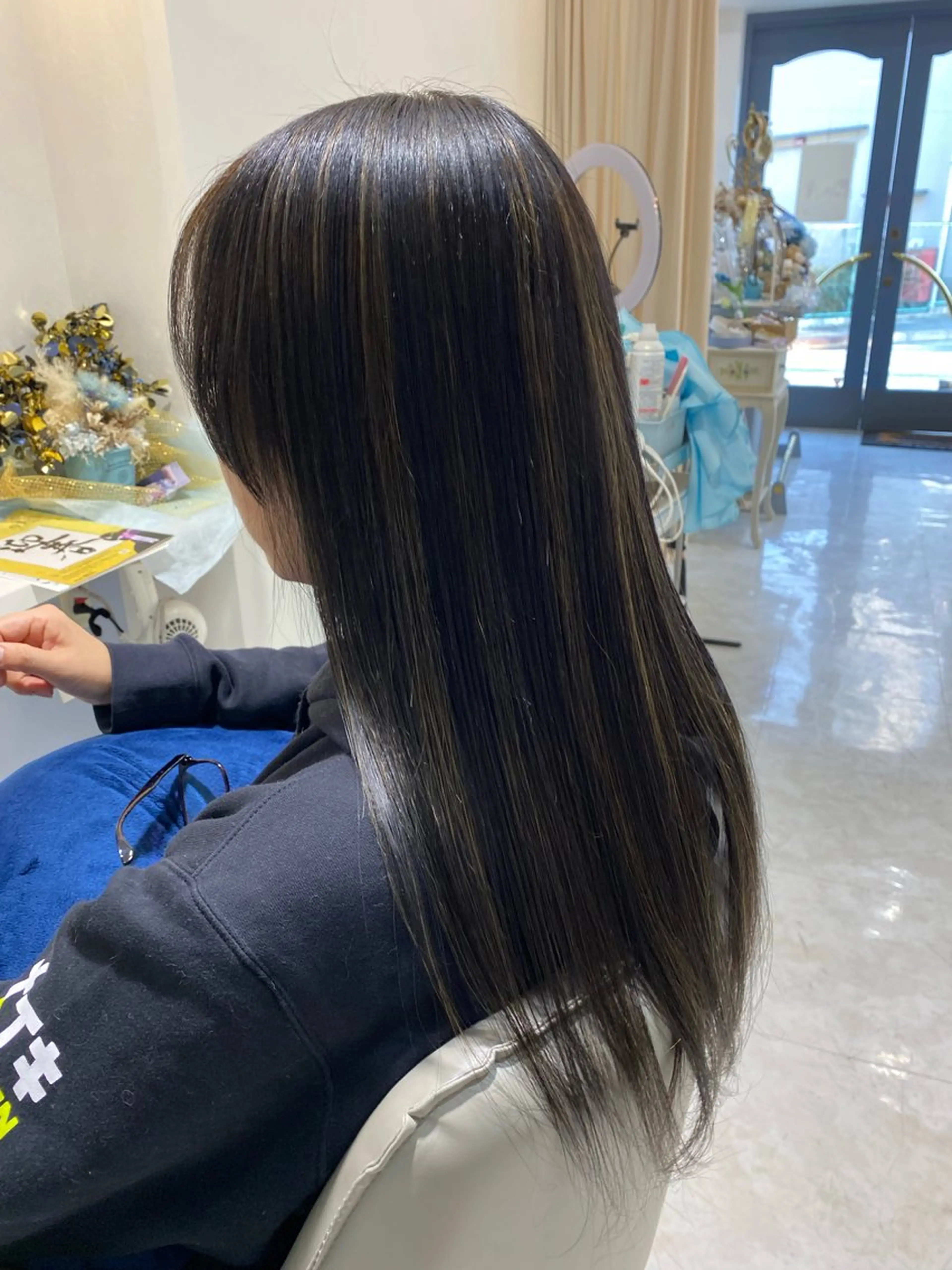 ロング カラー 黒髪 ブルーカラー ブルーブラック ハイライトカラー ハイライト MASUMI／ 川西能勢口LUMIAのヘアスタイル