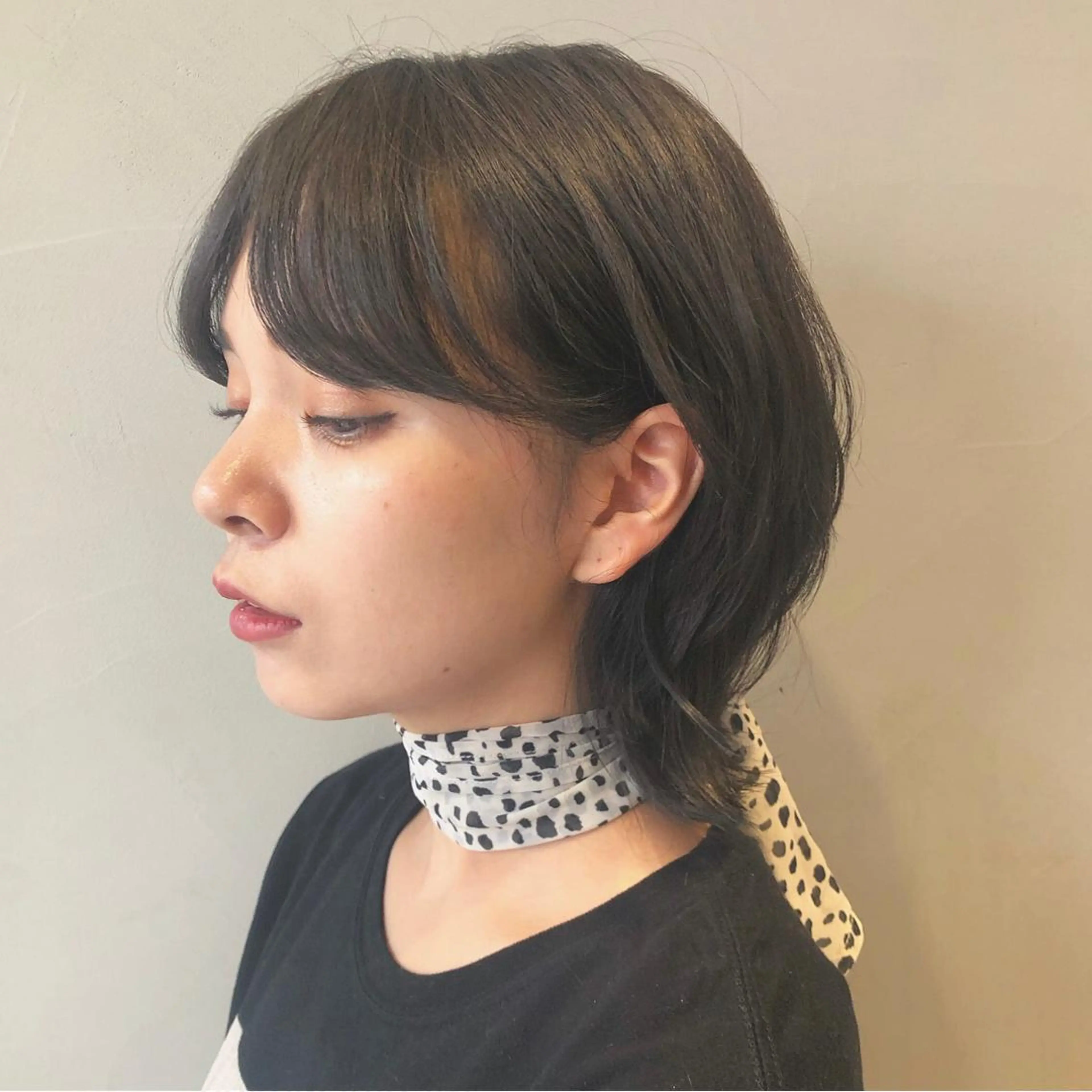 ショート カラー 荒木 依莉亜のヘアスタイル