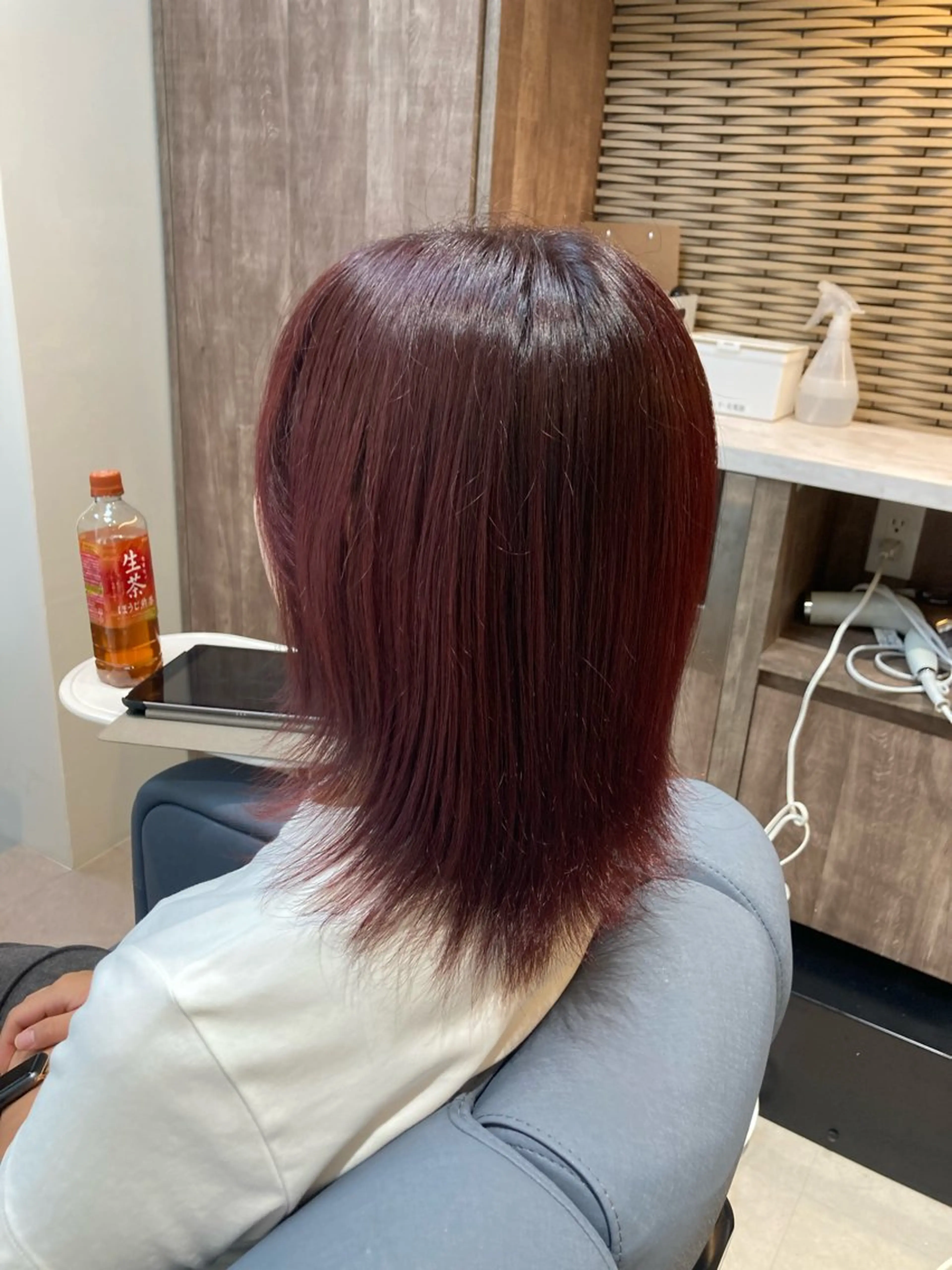 セミロング カラー ブリーチ ブリーチなしカラー ピンクカラー レッドカラー ヘアカラー ピンクカラー🎀 米津 美佑のヘアスタイル