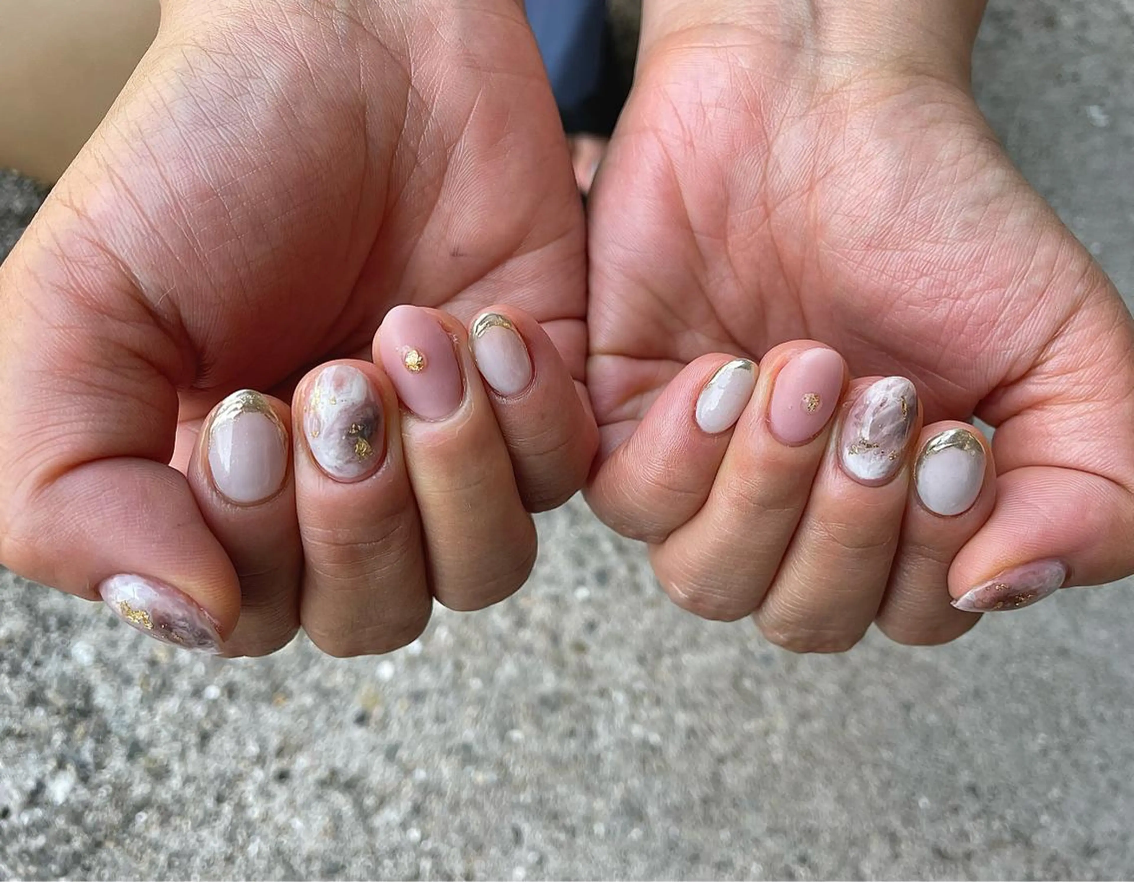 ネイル カジュアル マットネイル ミラーネイル 持ち込み ニュアンスネイル ~Liebe~ harukaのネイルデザイン