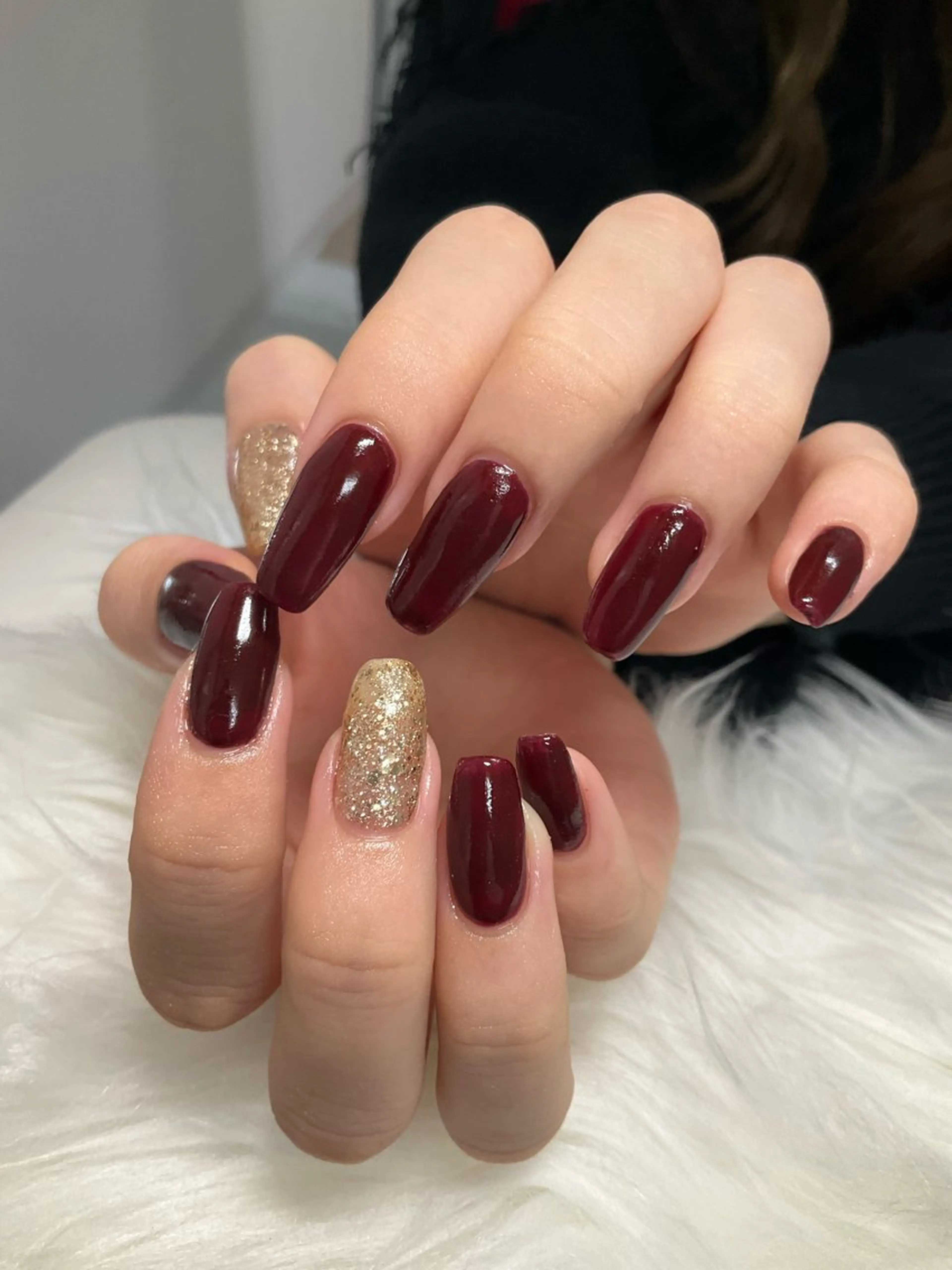 ネイル キラキラネイル 赤色 ハンドネイル Nail&Care LUMET【ルメ】のネイルデザイン