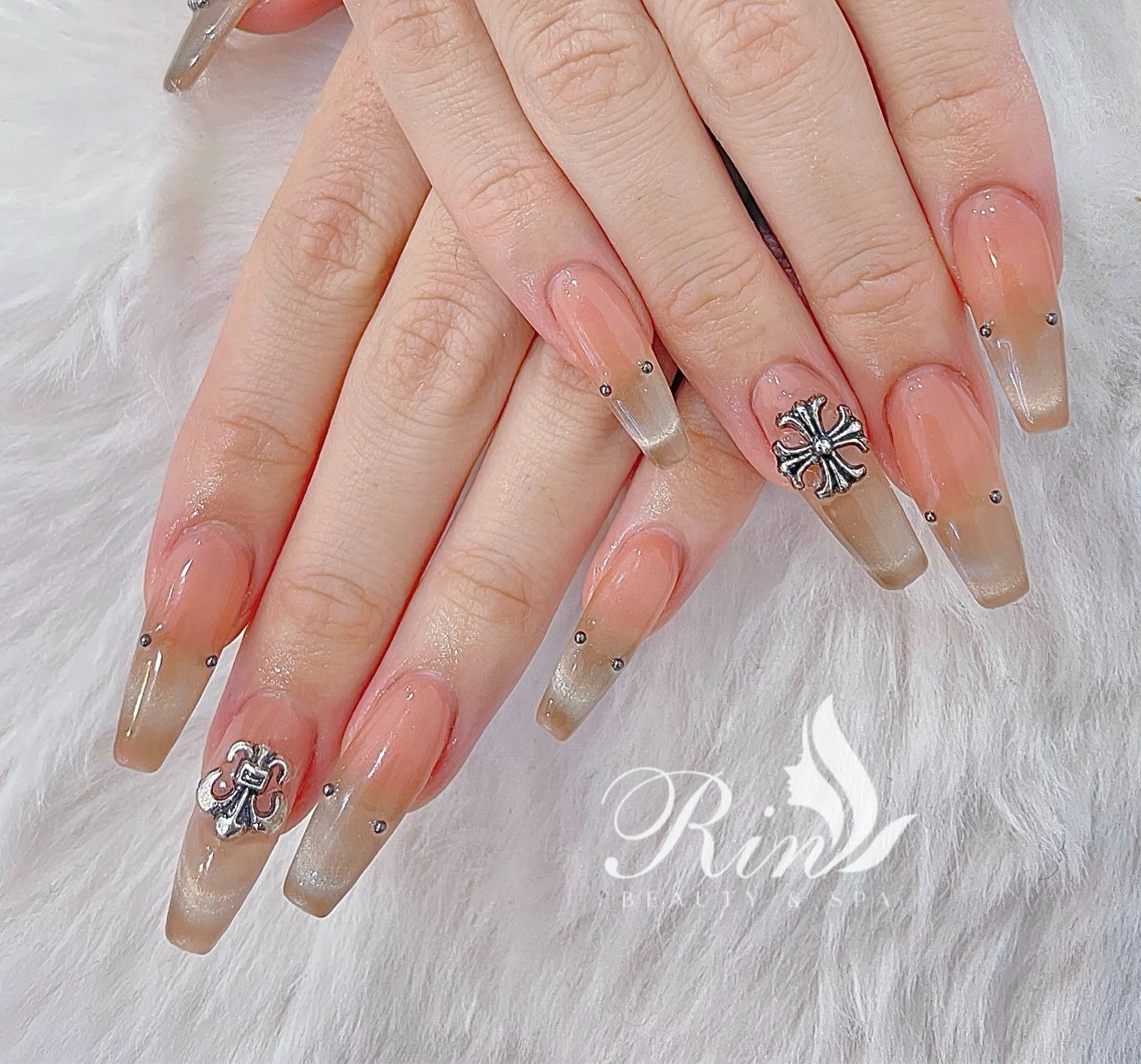 ネイル アートネイル 長さ出し ガーリー 韓国ネイル 持ち込み Rin Nail 新大久保店のネイルデザイン