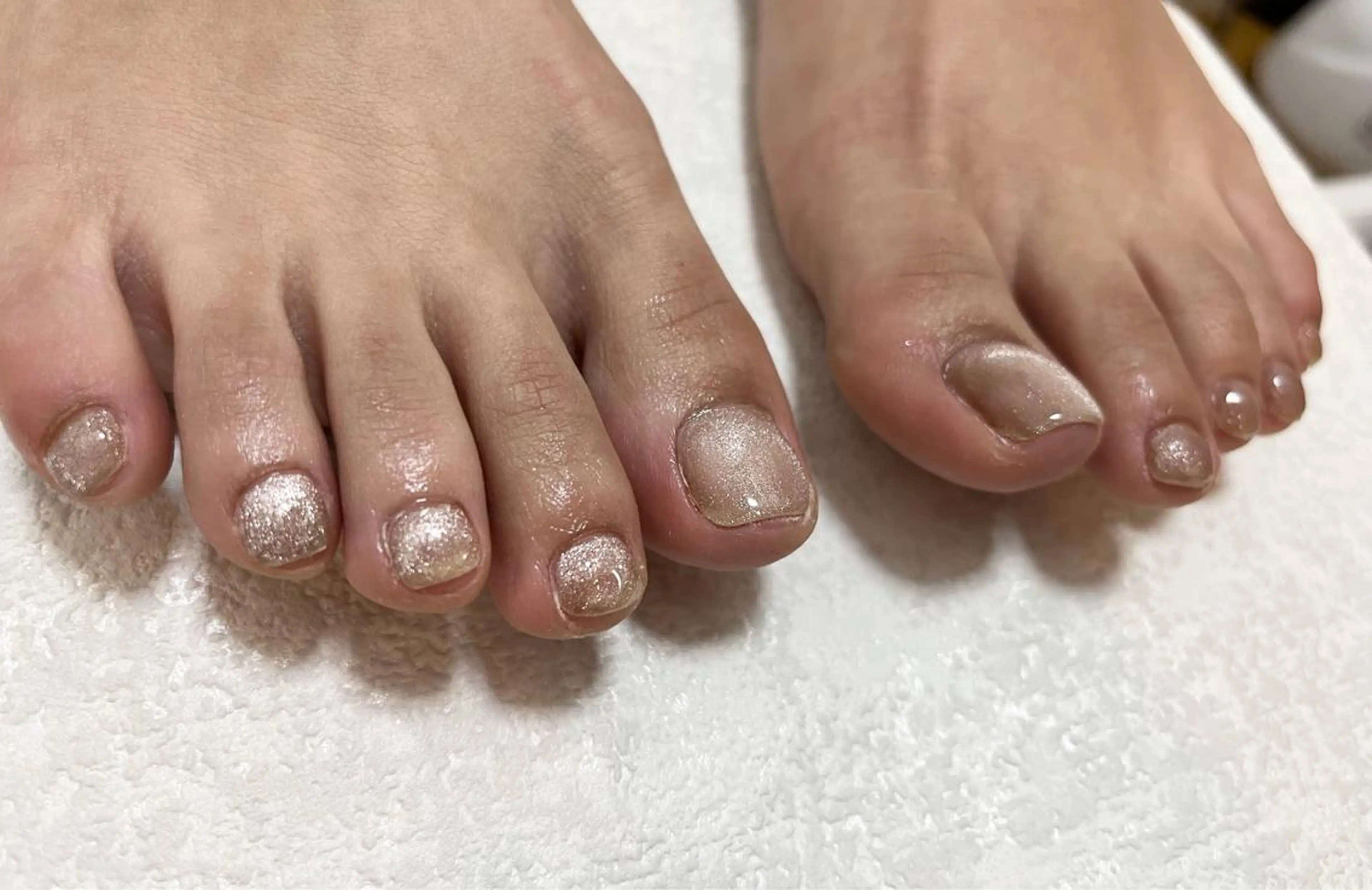 ネイル オーロラネイル フラワーネイル フットネイル フレンチネイル ジェルネイル mogunail &blowのネイルデザイン