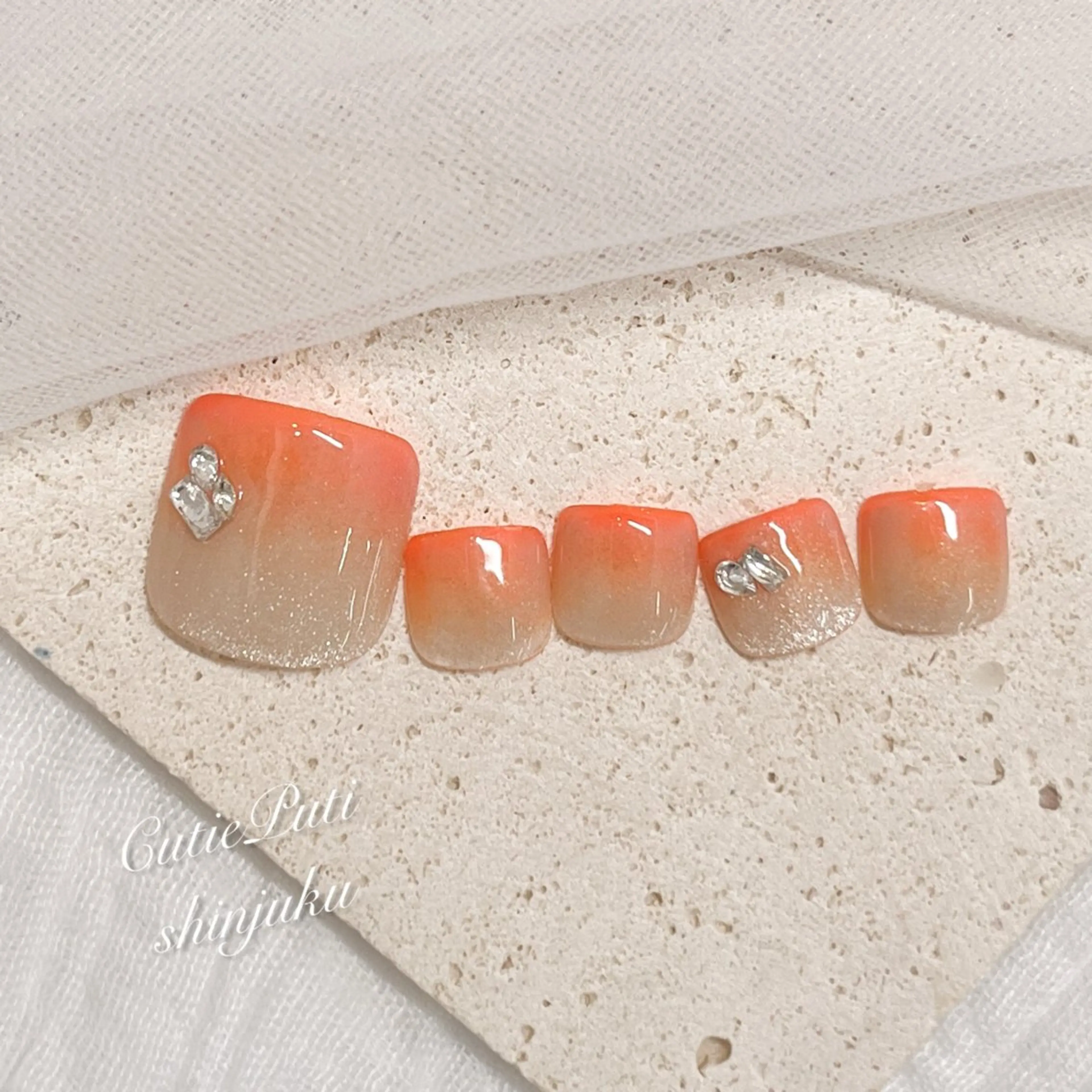 ネイル フットネイル 韓国ネイル ワンホンネイル フットネイル NailSalon CutiePutiのネイルデザイン