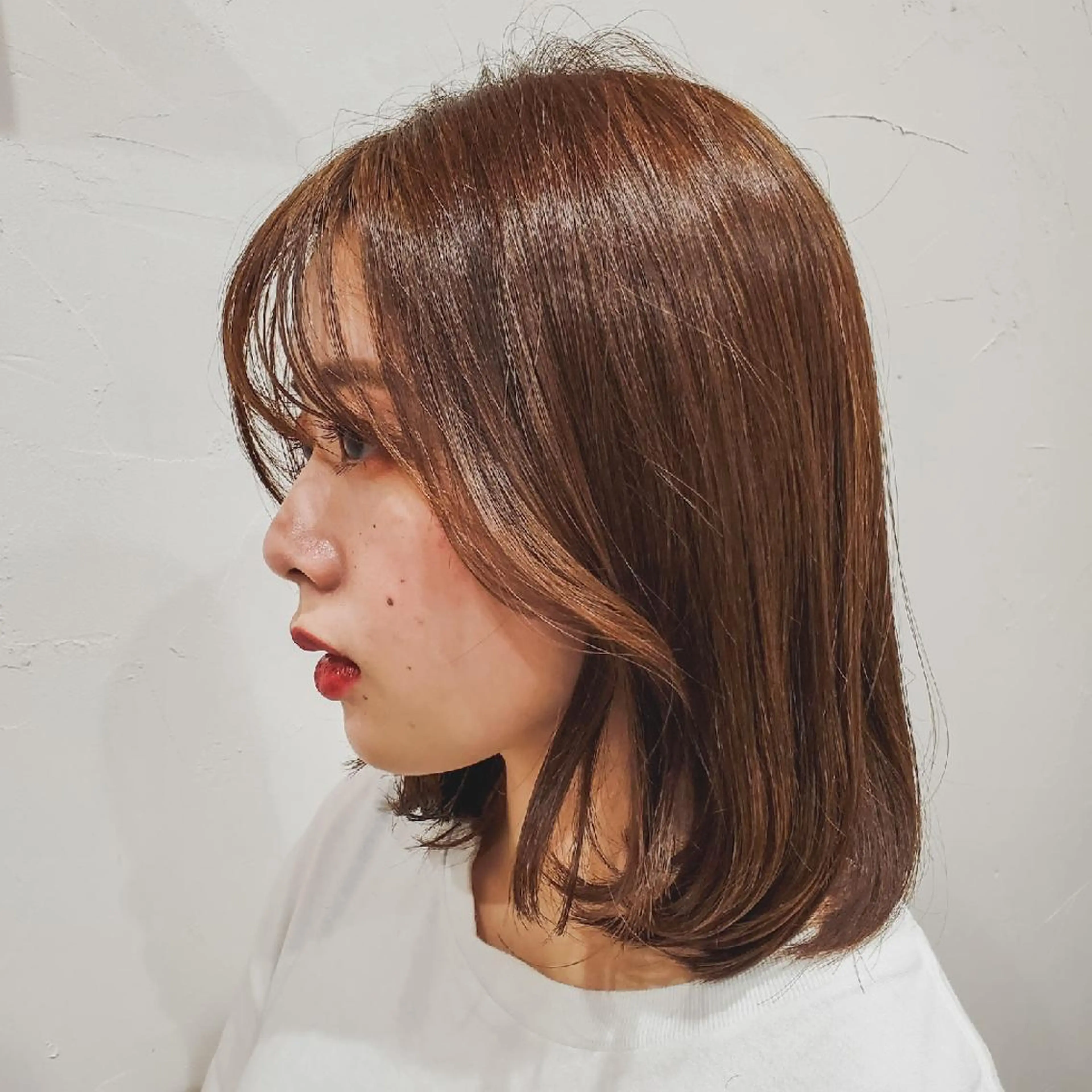 ミディアム カラー 切りっぱなしボブ ショートボブ ミディアムパーマ バレイヤージュ ベージュカラー カット ヘアカラー トリートメント 韓国ヘア レイヤー くびれヘアMATSUのヘアスタイル