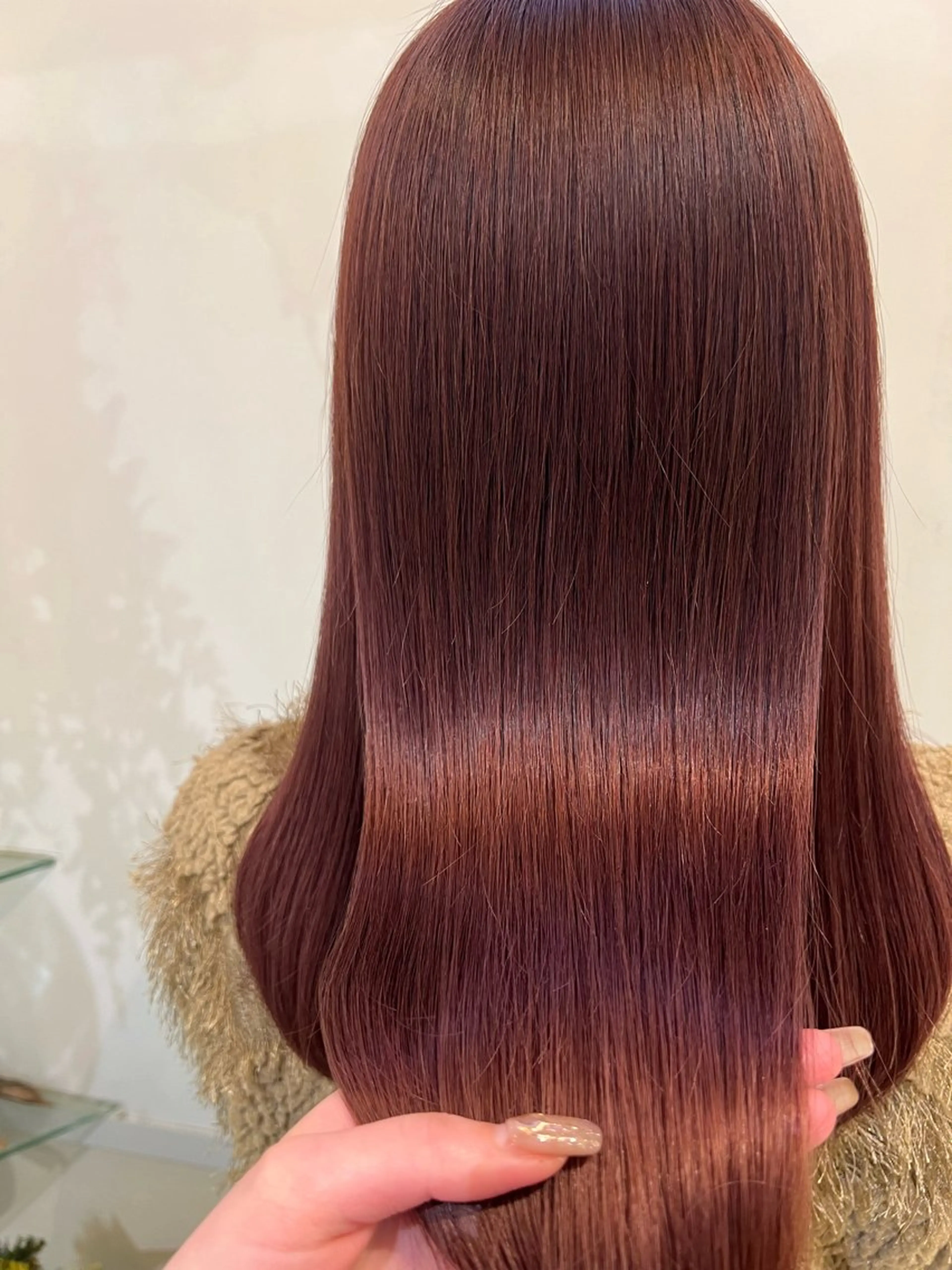 セミロング カラー カシス ブリーチしない暖色 カラー🥀杉 優菜のヘアスタイル