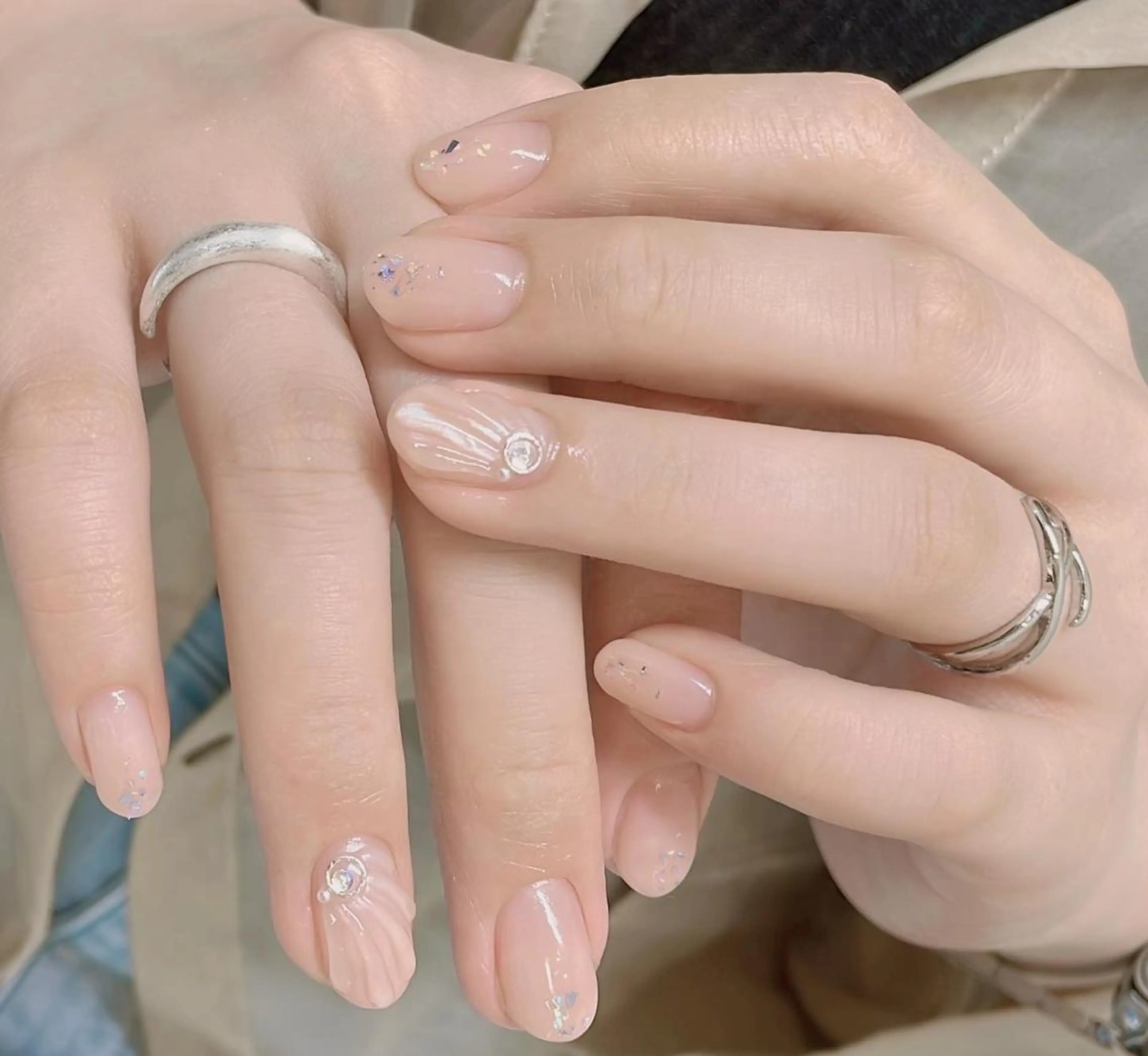 ネイル マツエク・マツパ まつげパーマ ボリュームラッシュ ジェルネイル ニュアンスネイル パラジェル 髙橋 敦子のネイルデザイン