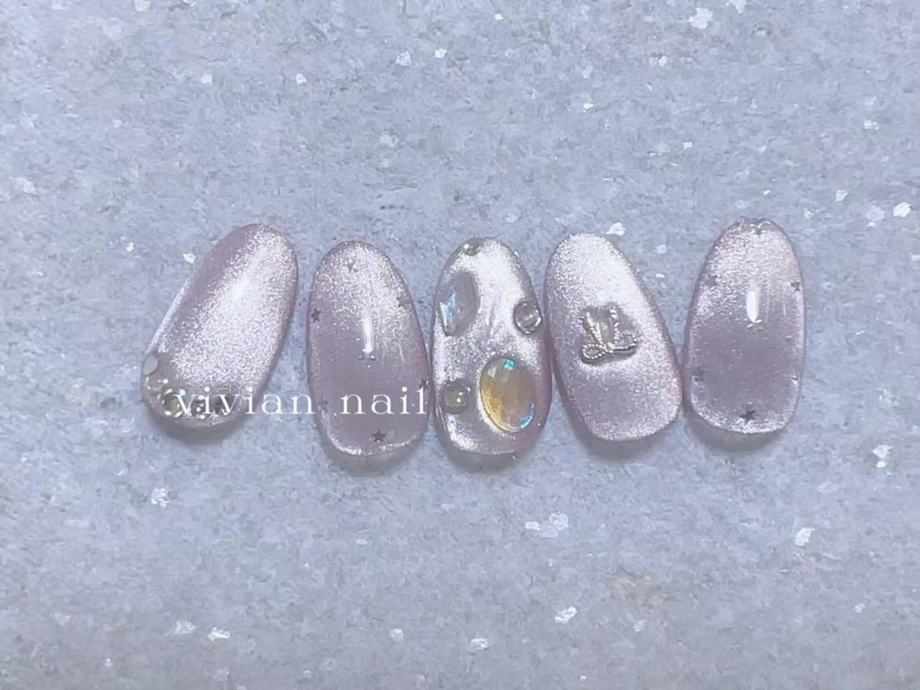 ネイル VIVIAN エイのネイルデザイン