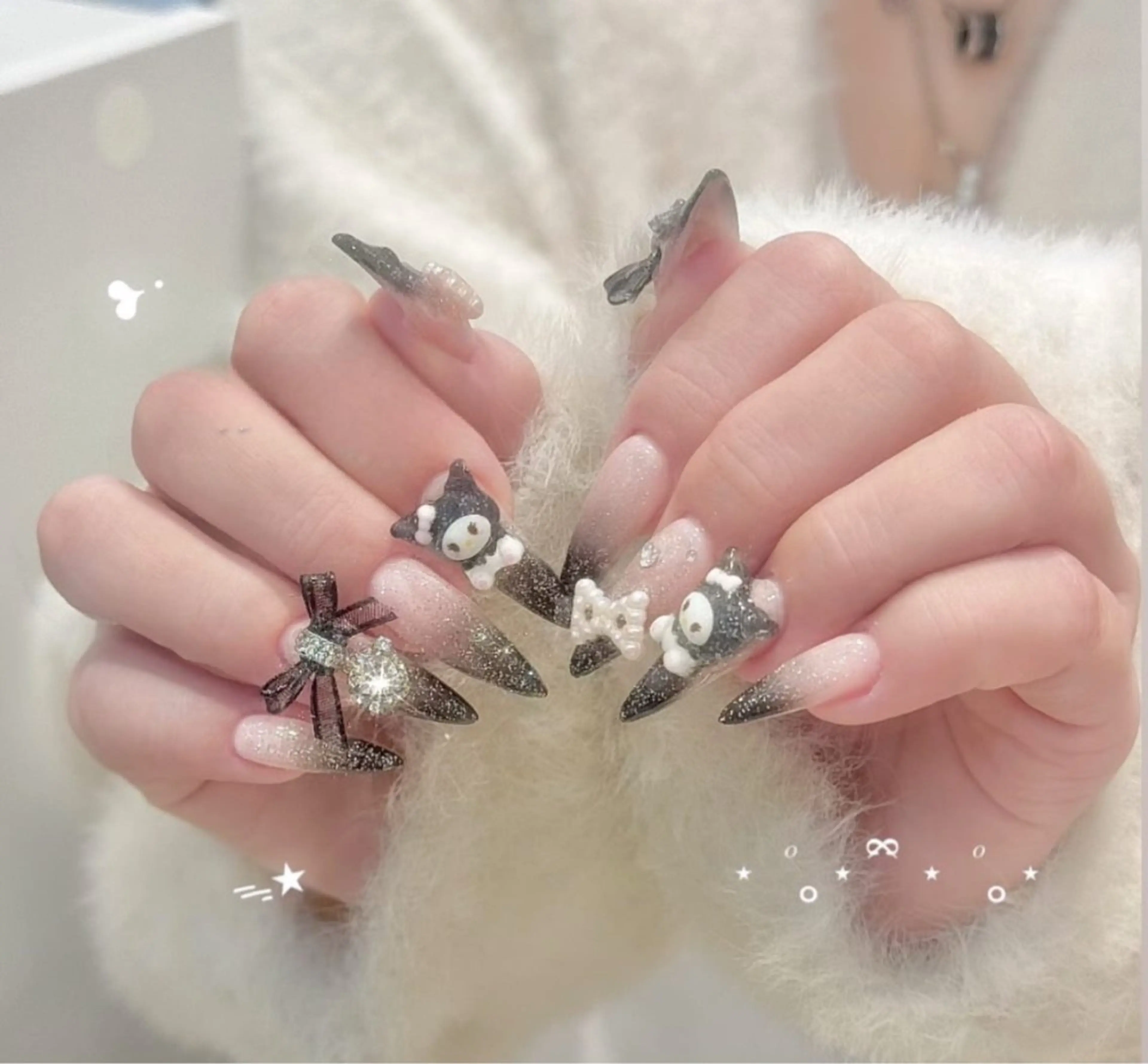 ネイル キラキラネイル マグネットネイル ぷっくりネイル 春ネイル ワンホンネイル ハンドネイル Lyna 池袋のネイルデザイン