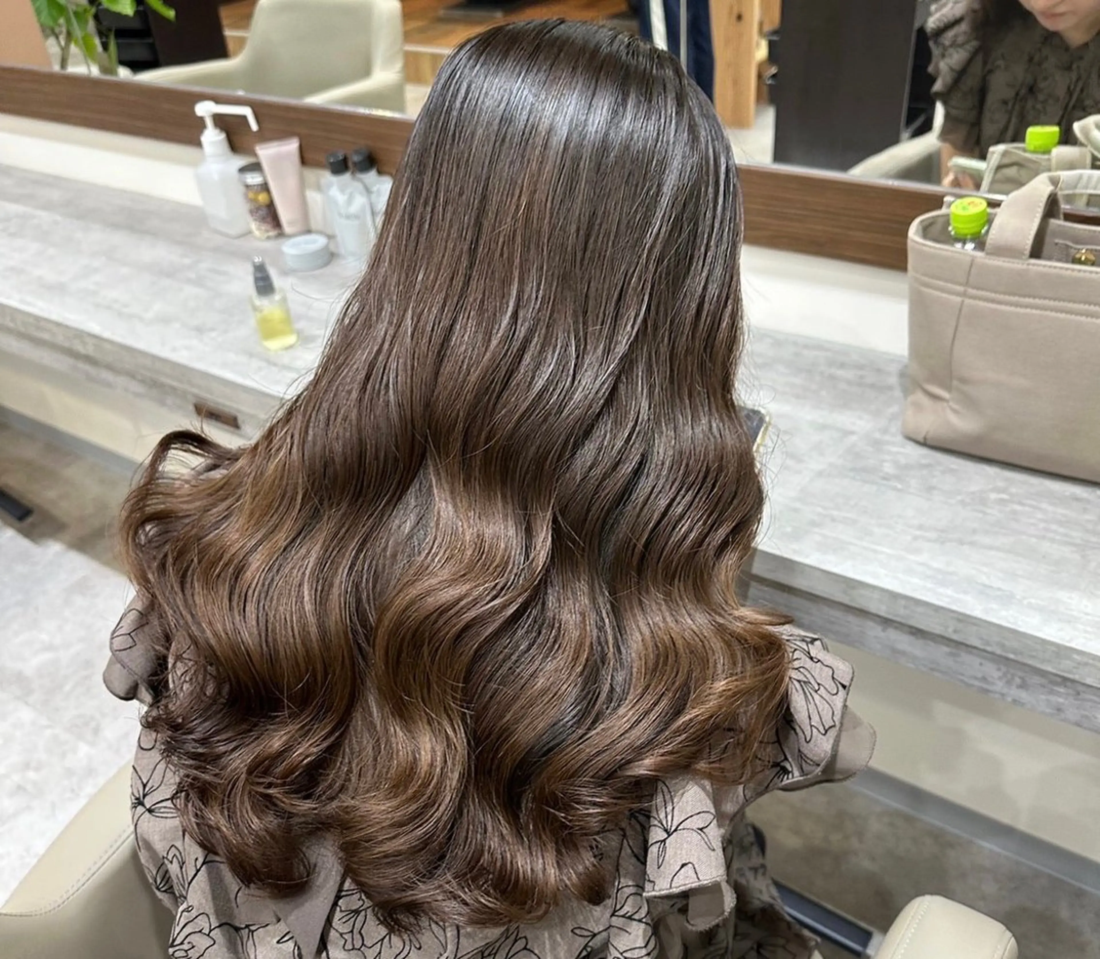 【パーマしたいけどダメージが気になる方向け🙋🏻‍♀️】カット+韓国コテ巻き風パーマ+髪質改善トリートメント🇰🇷の写真